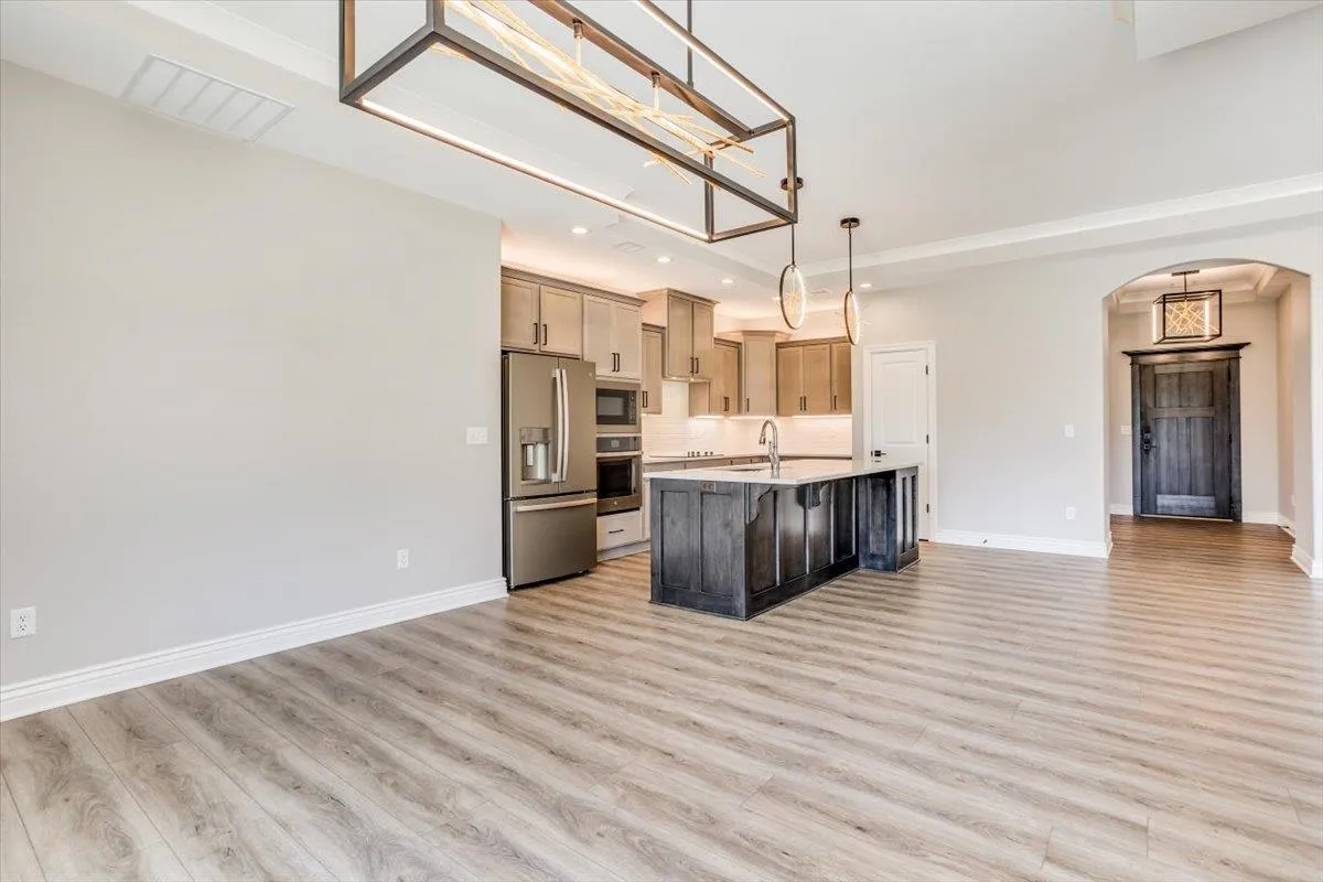 Derby, Kansas 67037, United States, 2 Bedrooms Bedrooms, ,2 BathroomsBathrooms,Residential,Pending,54807