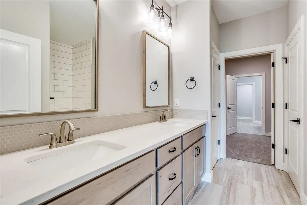 Derby, Kansas 67037, United States, 2 Bedrooms Bedrooms, ,2 BathroomsBathrooms,Residential,Pending,54807