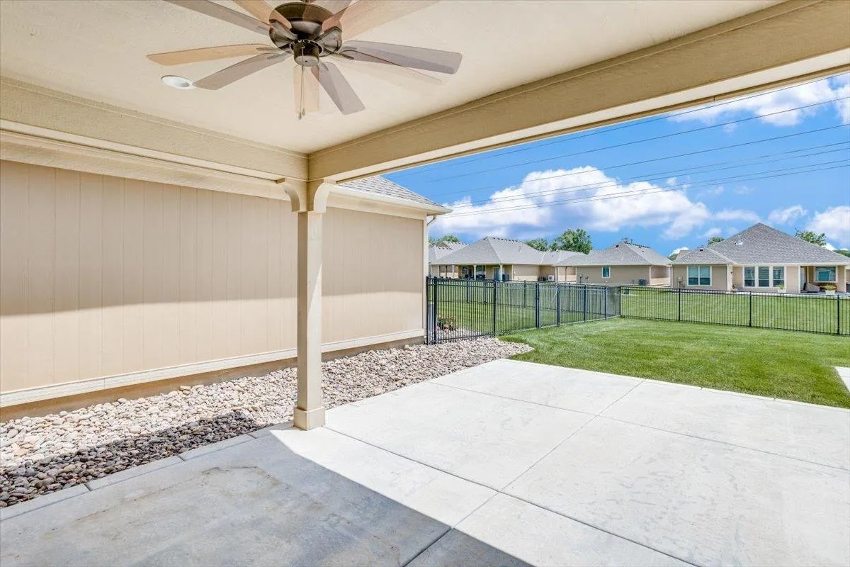 Derby, Kansas 67037, United States, 2 Bedrooms Bedrooms, ,2 BathroomsBathrooms,Residential,Pending,54807