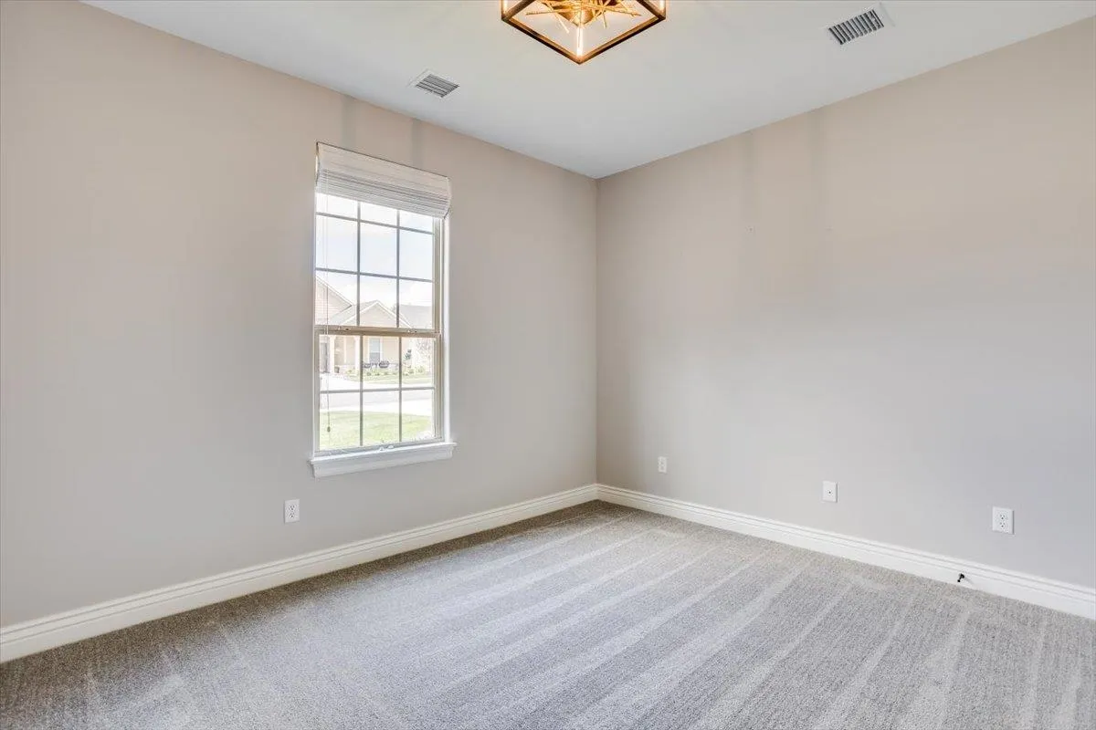 Derby, Kansas 67037, United States, 2 Bedrooms Bedrooms, ,2 BathroomsBathrooms,Residential,Pending,54807