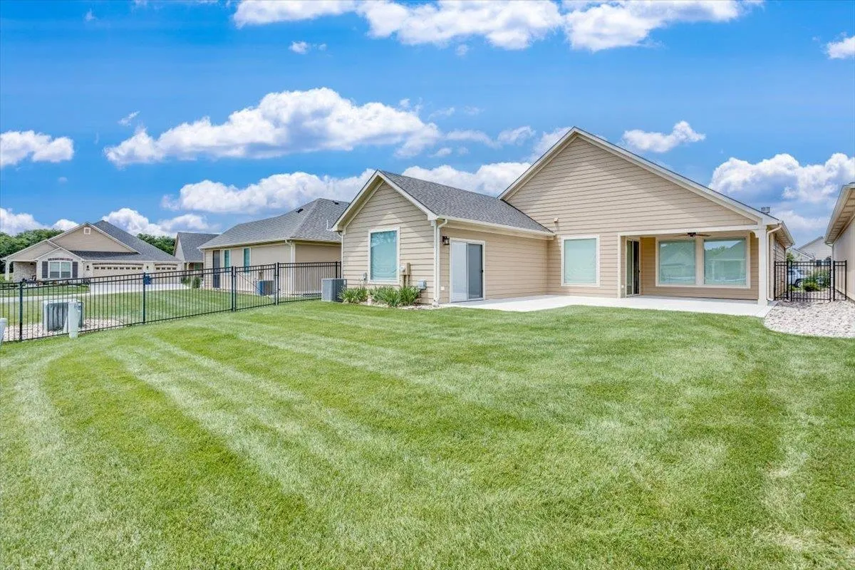 Derby, Kansas 67037, United States, 2 Bedrooms Bedrooms, ,2 BathroomsBathrooms,Residential,Pending,54807