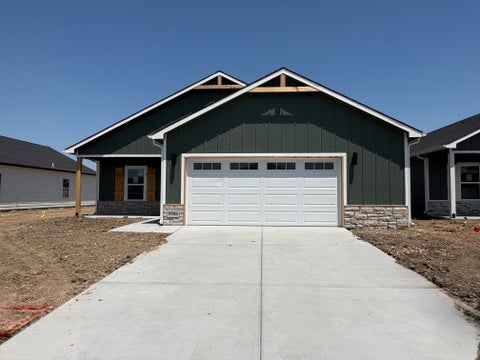 Homes For Sale - 9506 E Hurst St<br/> Wichita, KS 67210