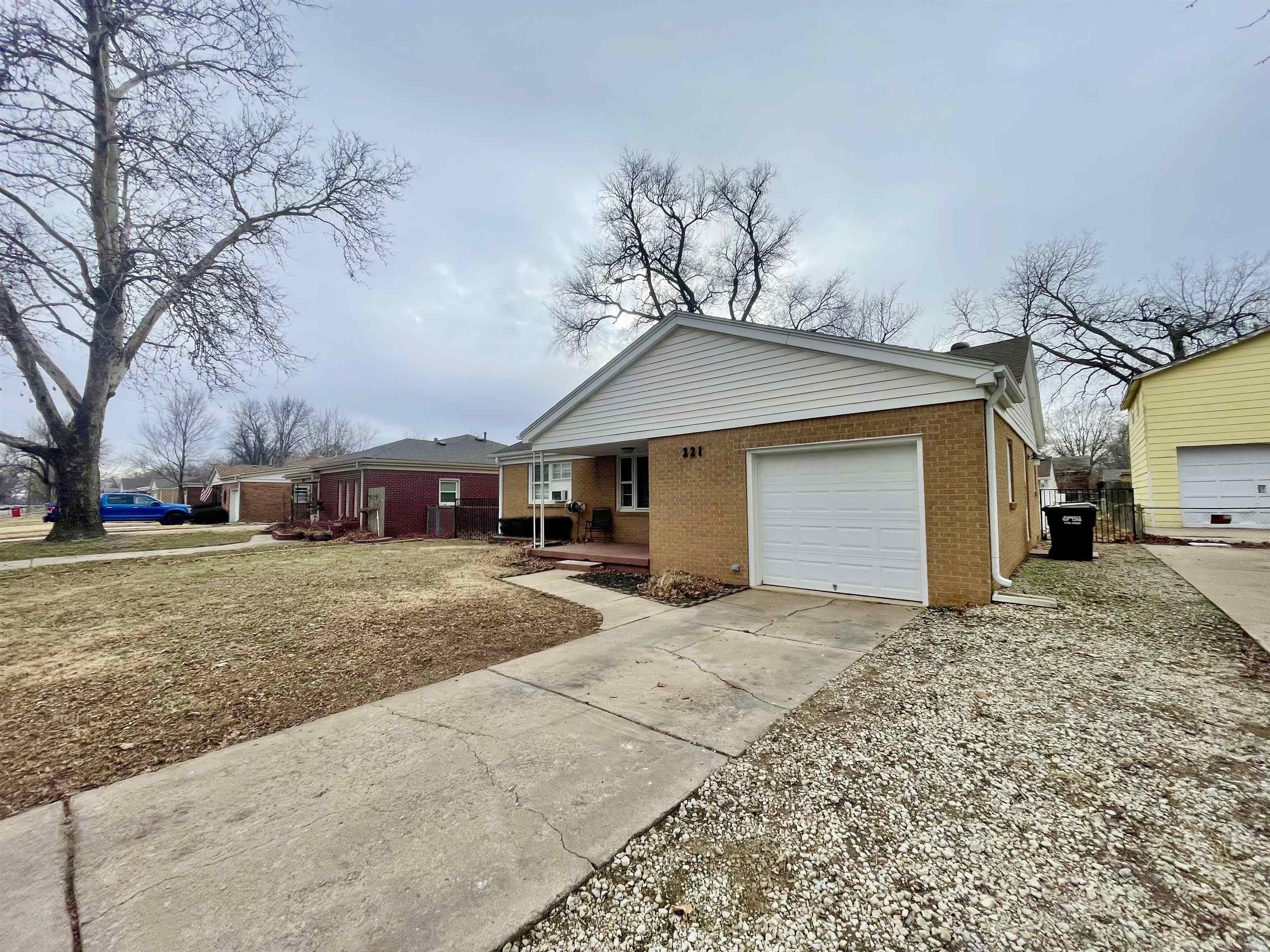 221 S Hungerford Ave, Haysville, Kansas image 3