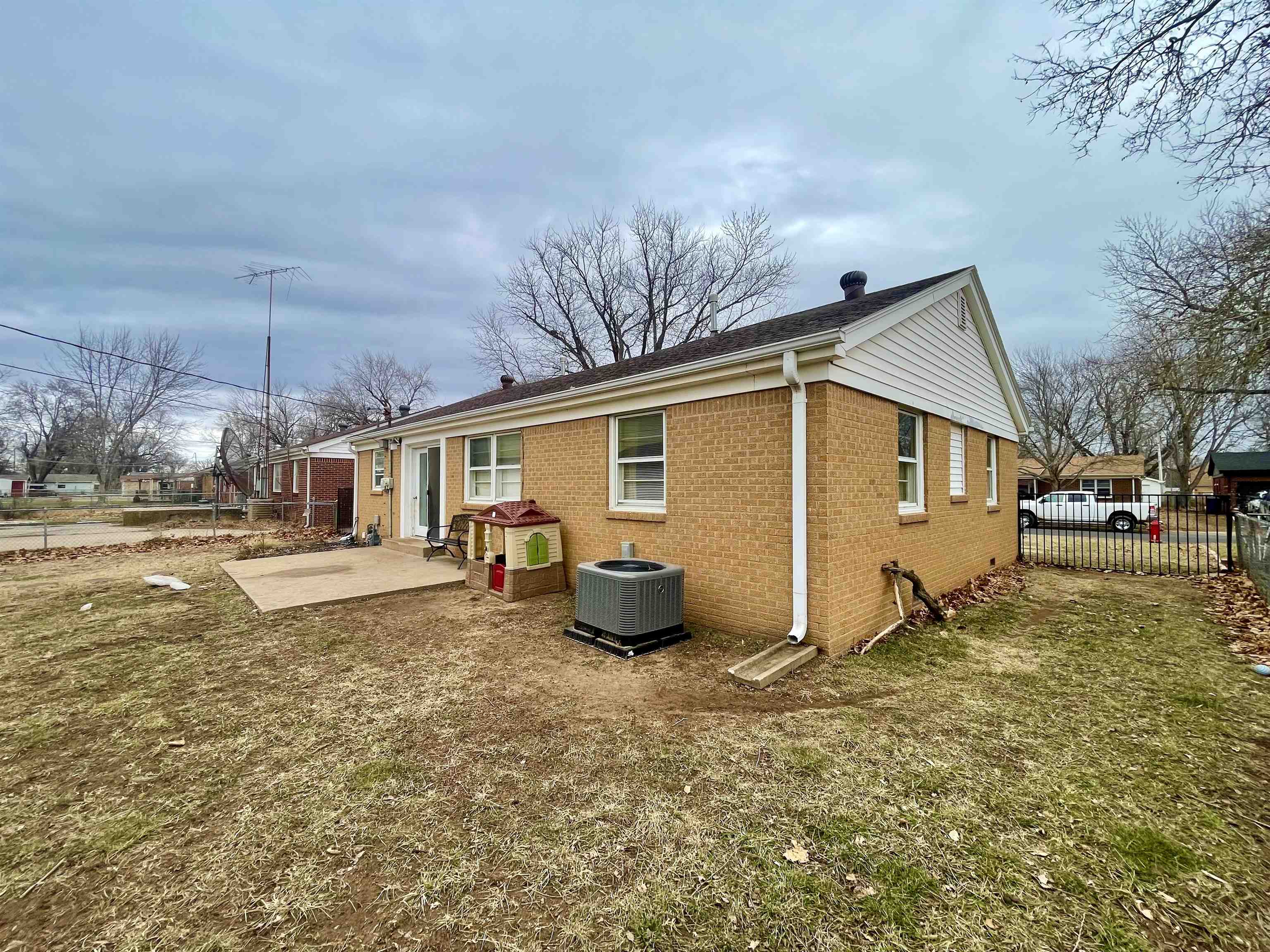 221 S Hungerford Ave, Haysville, Kansas image 30