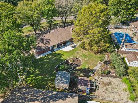 Photo of 11528 W Valley Hi Dr, Wichita, KS 67209 (MLS # 680496)
