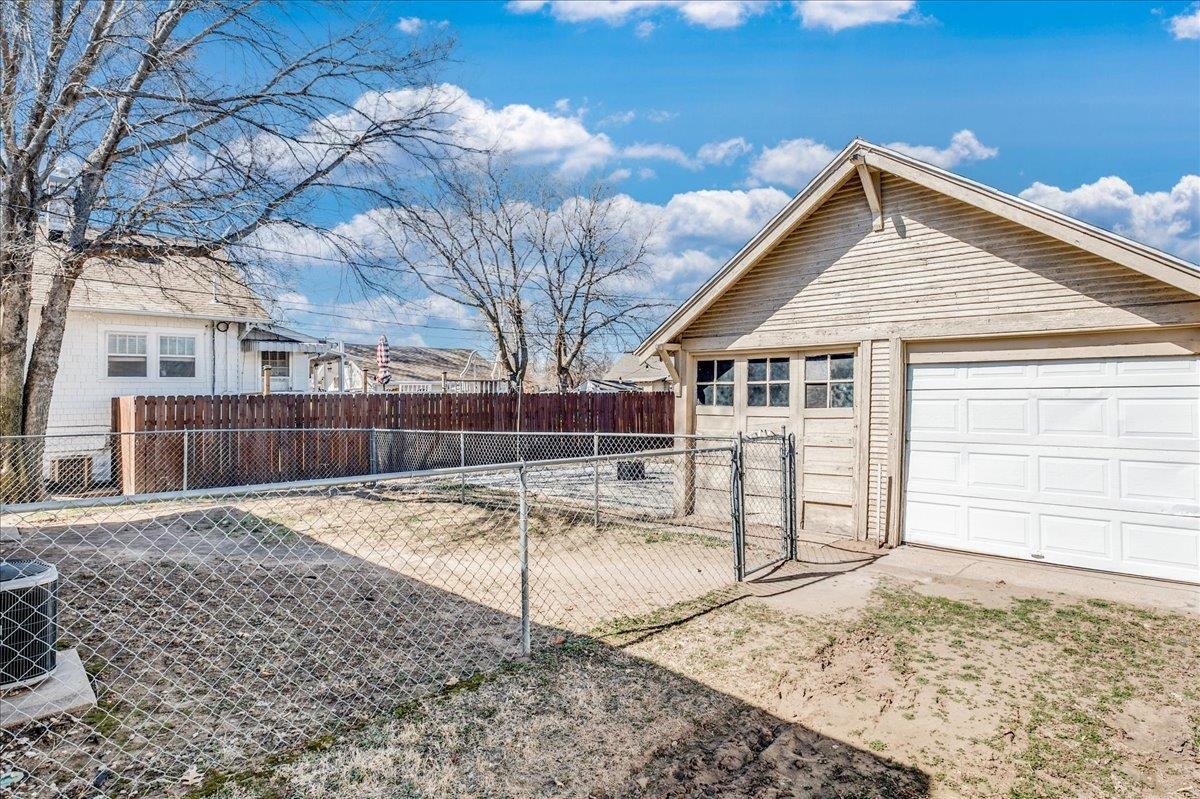 322 W 13th Ave, Hutchinson, Kansas image 22