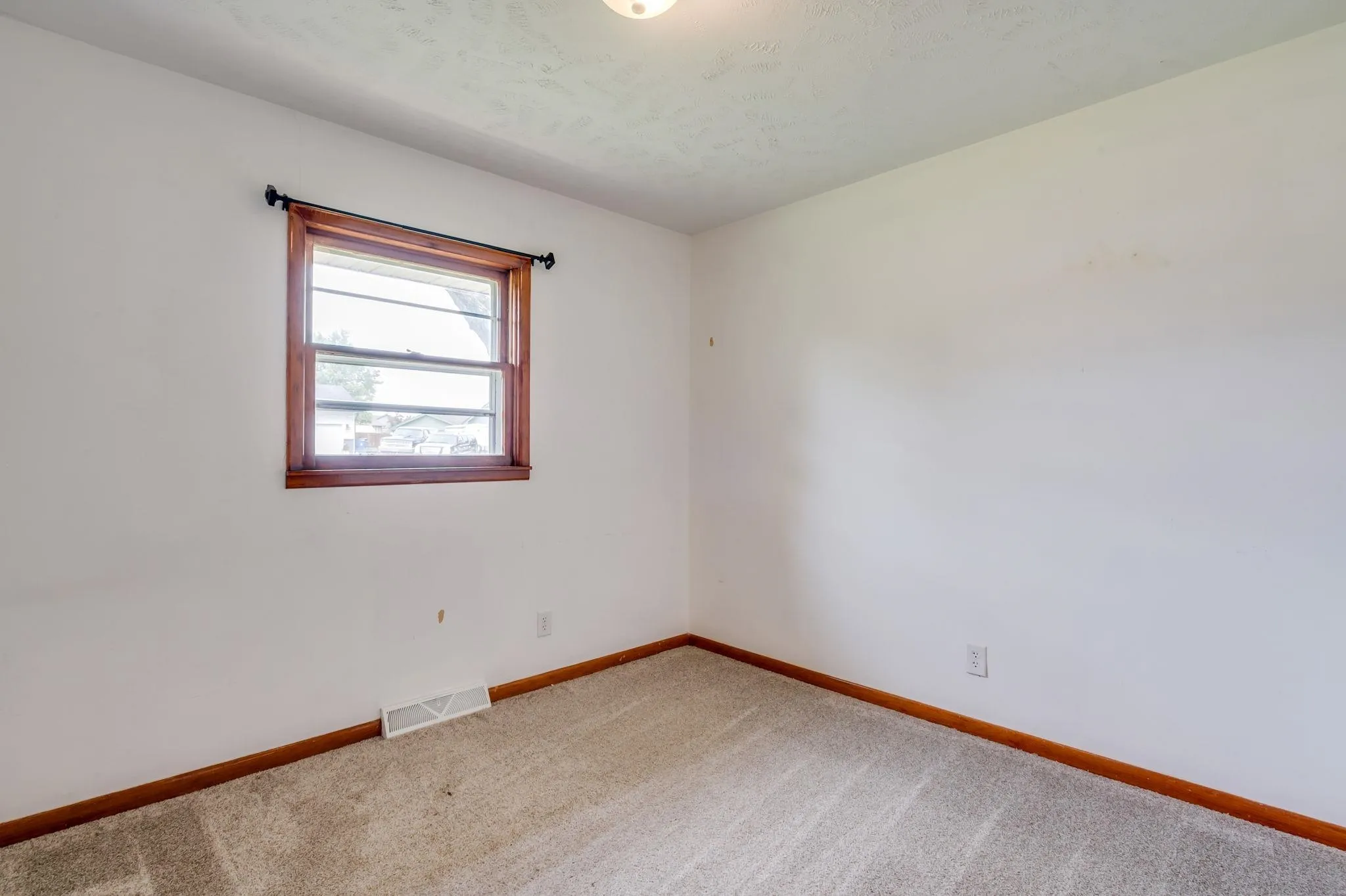 Rose Hill, Kansas 67133, United States, 4 Bedrooms Bedrooms, ,2 BathroomsBathrooms,Residential,Active,141205