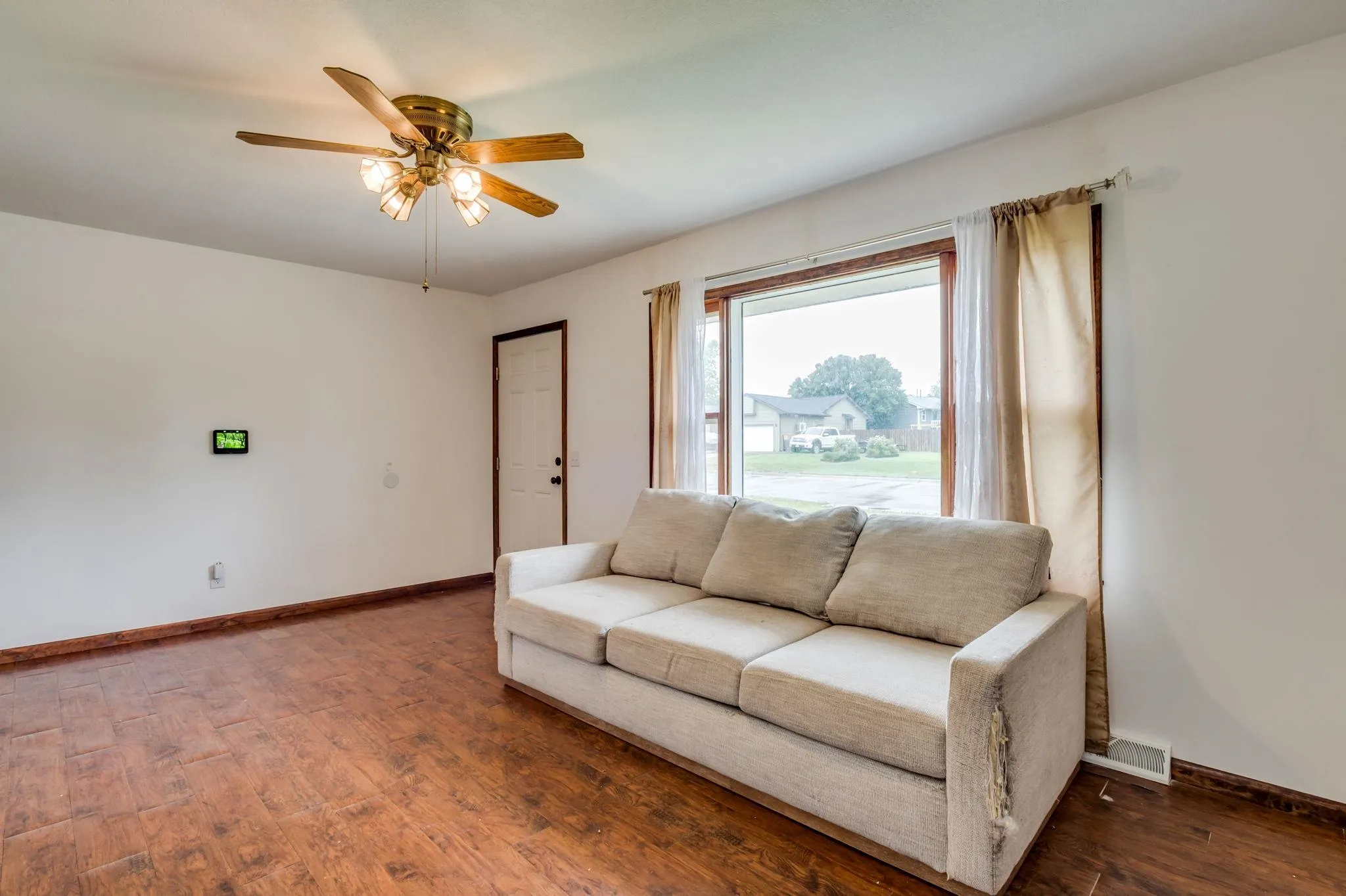 Rose Hill, Kansas 67133, United States, 4 Bedrooms Bedrooms, ,2 BathroomsBathrooms,Residential,Active,141205