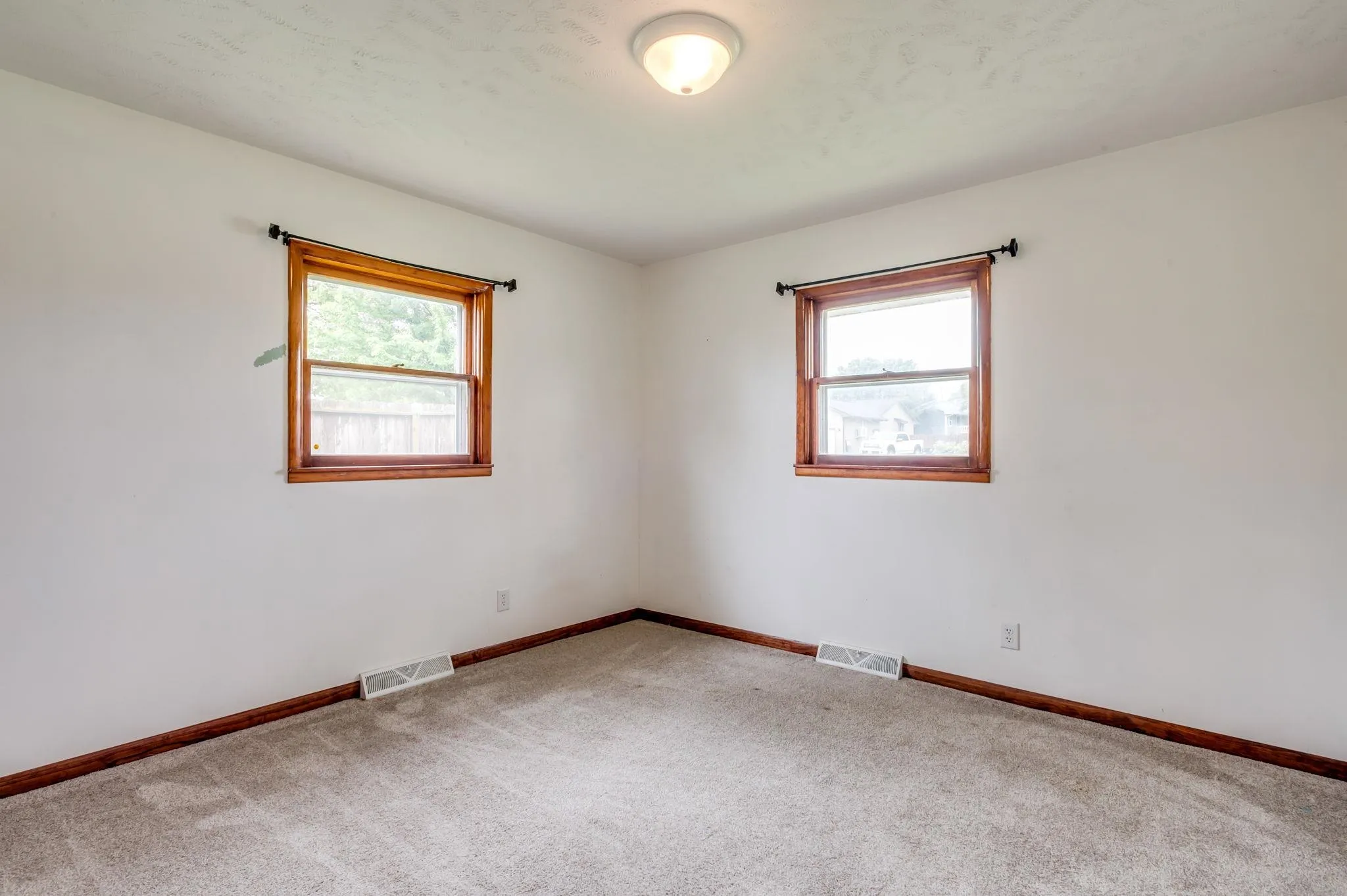 Rose Hill, Kansas 67133, United States, 4 Bedrooms Bedrooms, ,2 BathroomsBathrooms,Residential,Active,141205