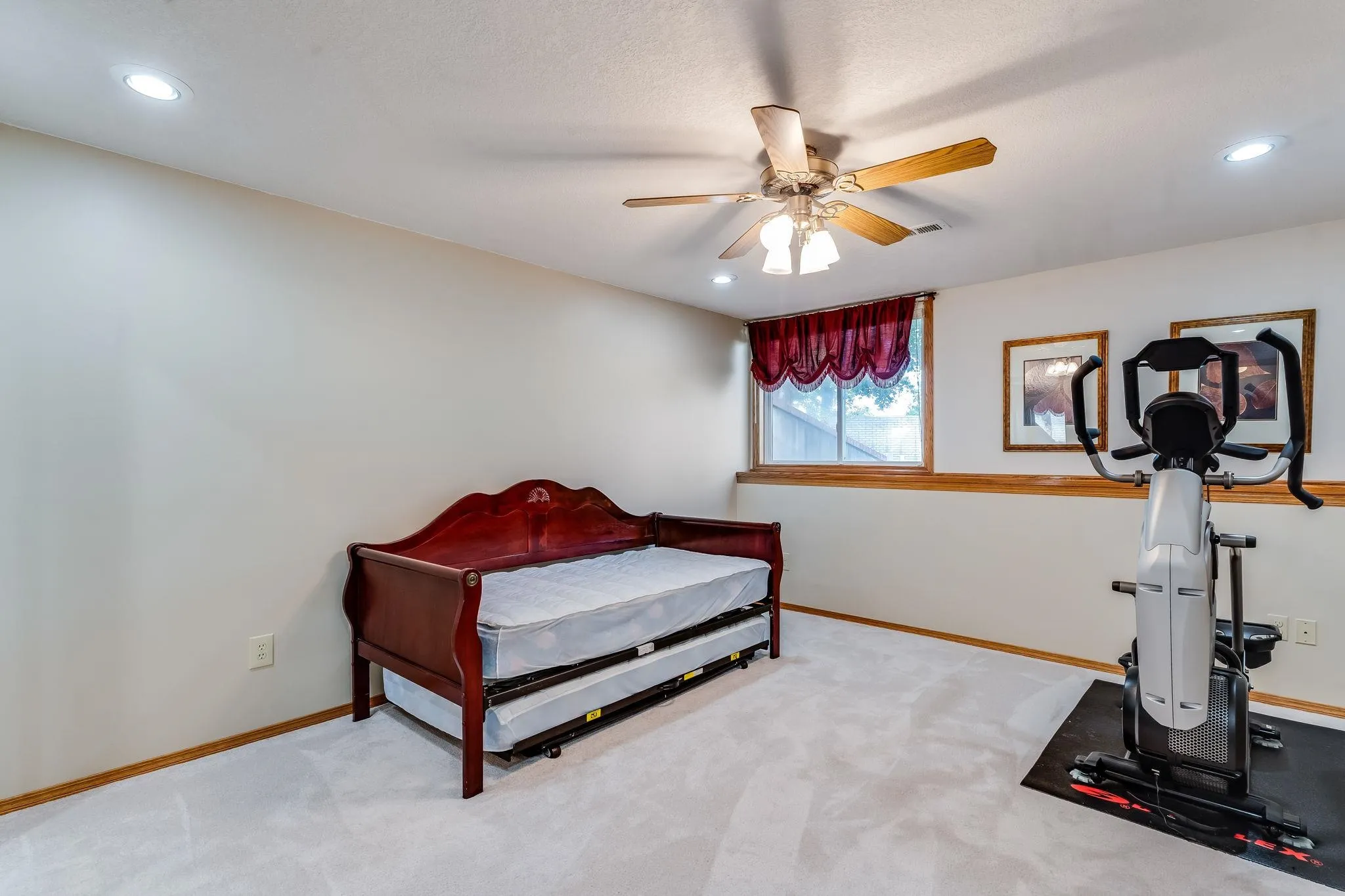 Derby, Kansas 67037, United States, 5 Bedrooms Bedrooms, ,3 BathroomsBathrooms,Residential,Pending,208946