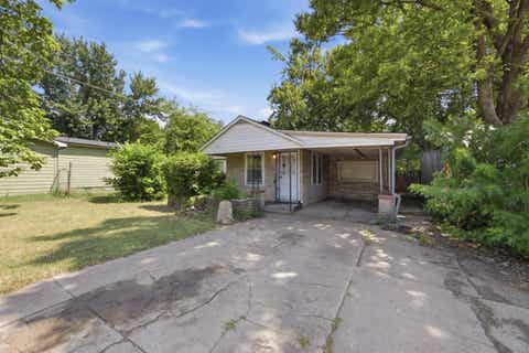 Homes For Sale - 1925 W Mccormick Ave<br/> Wichita, KS 67213