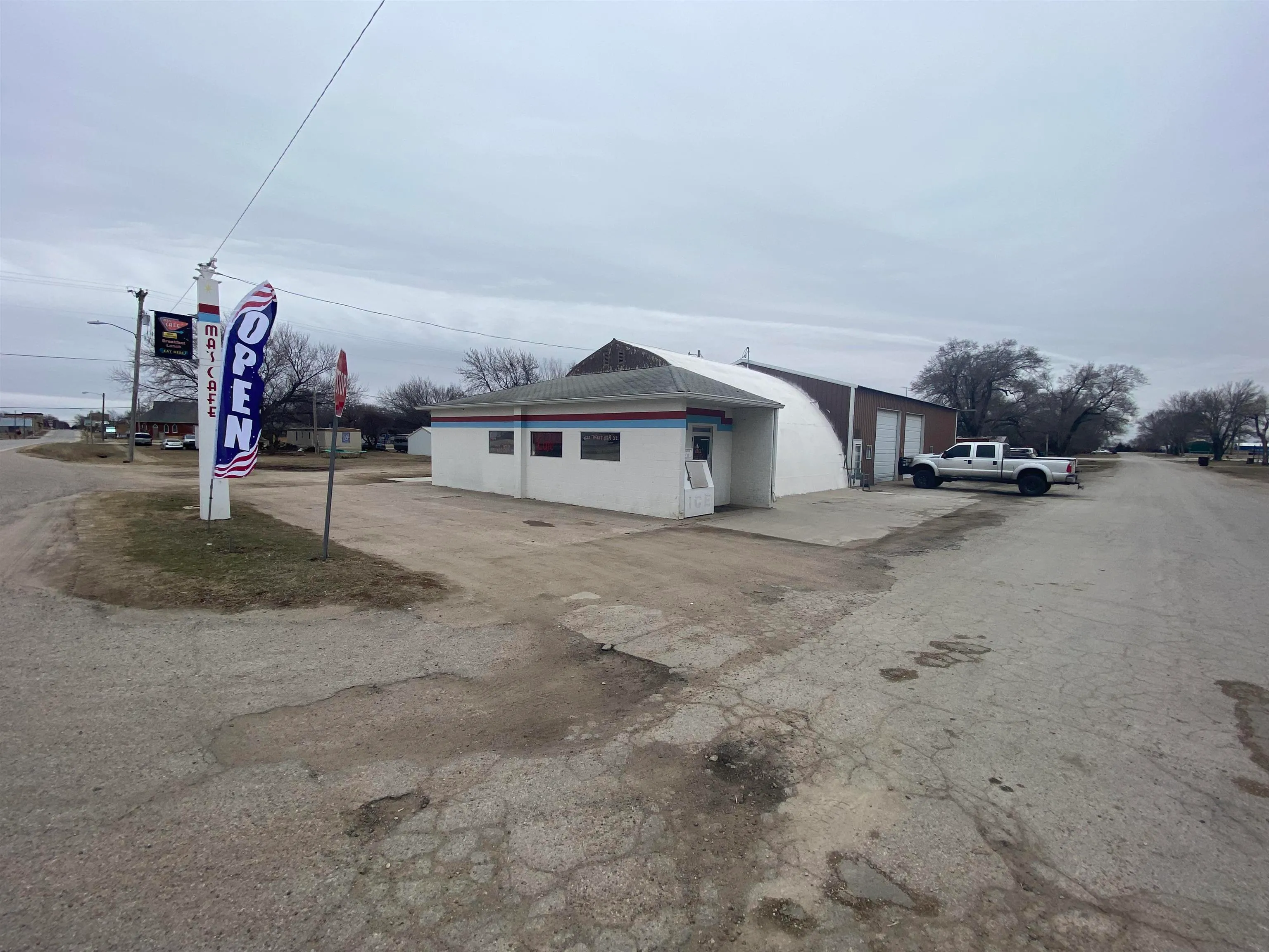 Burden, Kansas 67019, United States, ,Commercial,Active,147138