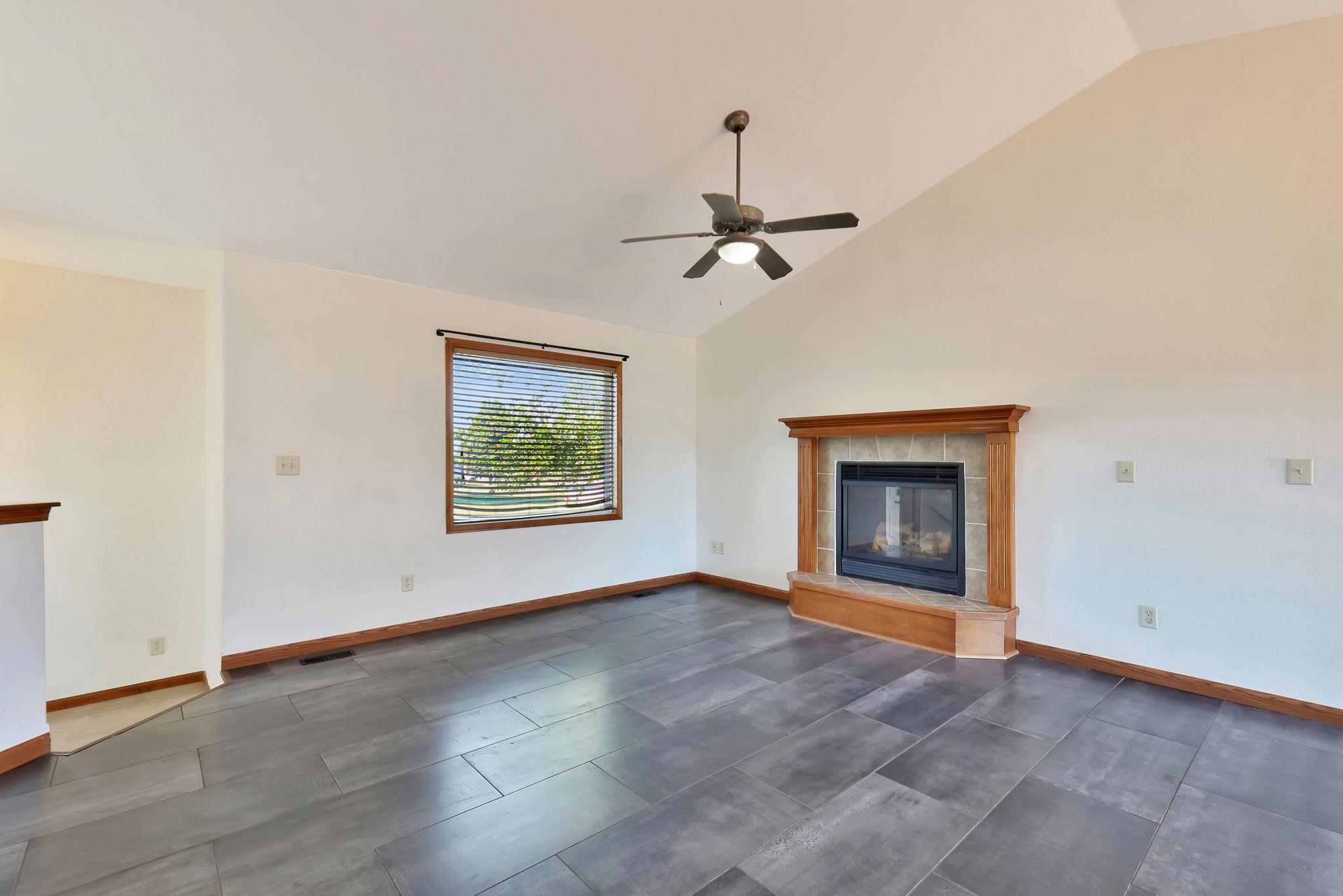900 Sandalwood Cir, Augusta, Kansas image 5