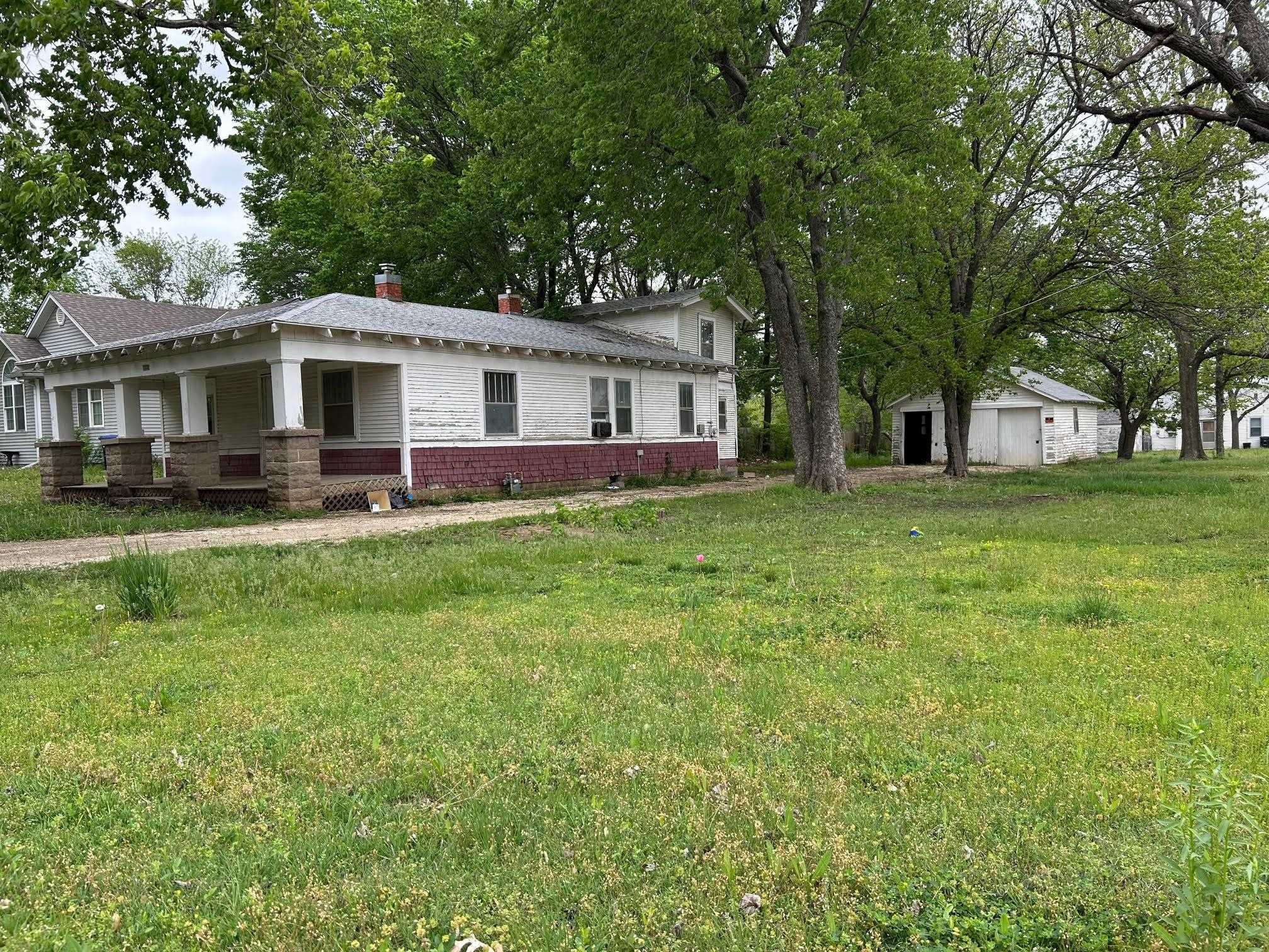 1002 N Taylor St, El Dorado, Kansas image 2