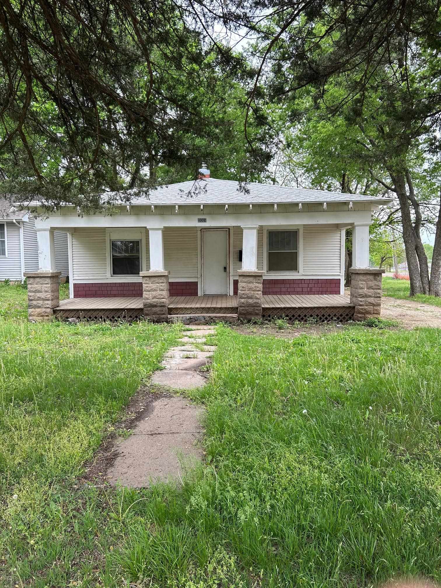 1002 N Taylor St, El Dorado, Kansas image 1