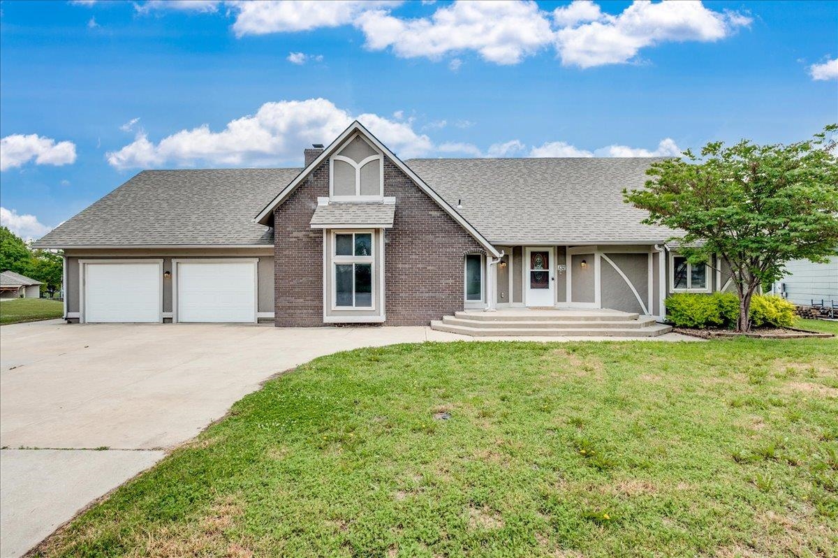 132 Timberlane Dr, Haysville, Kansas image 1