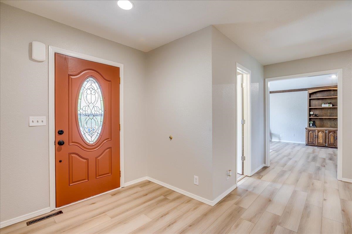 132 Timberlane Dr, Haysville, Kansas image 3