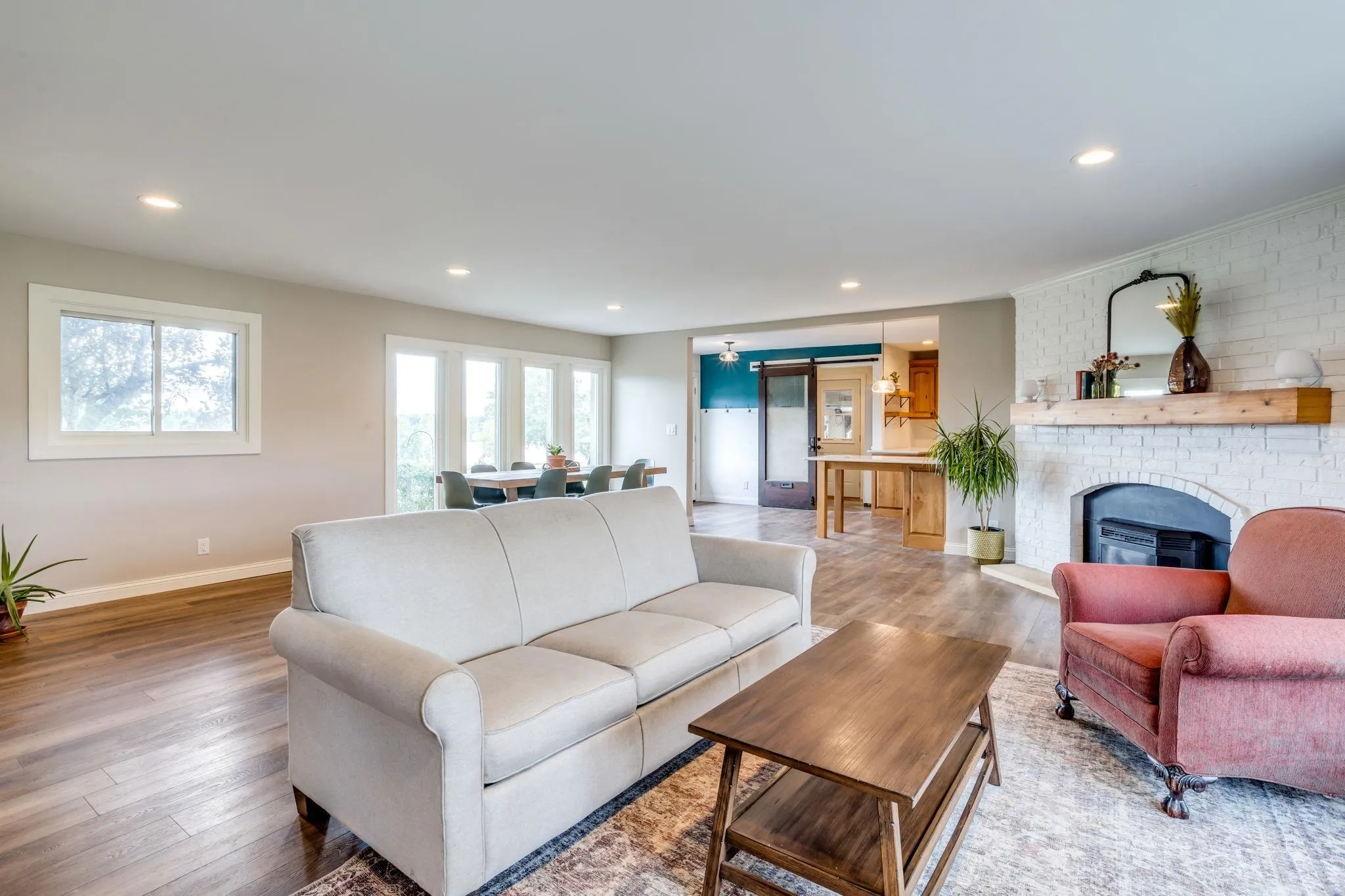 Towanda, Kansas 67144, United States, 3 Bedrooms Bedrooms, ,3 BathroomsBathrooms,Residential,Active,141657