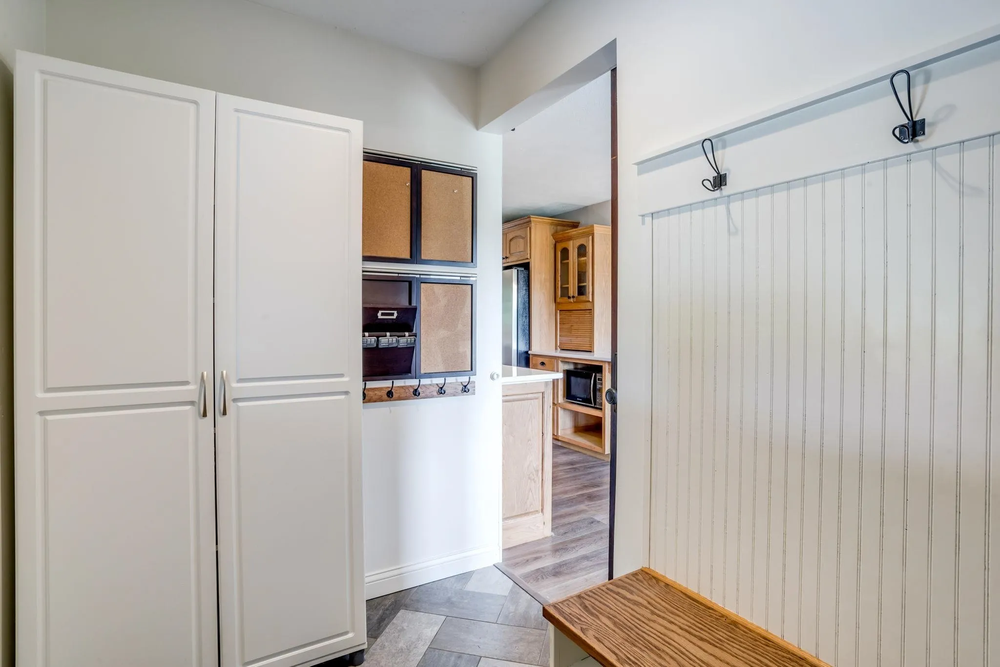 Towanda, Kansas 67144, United States, 3 Bedrooms Bedrooms, ,3 BathroomsBathrooms,Residential,Active,141657