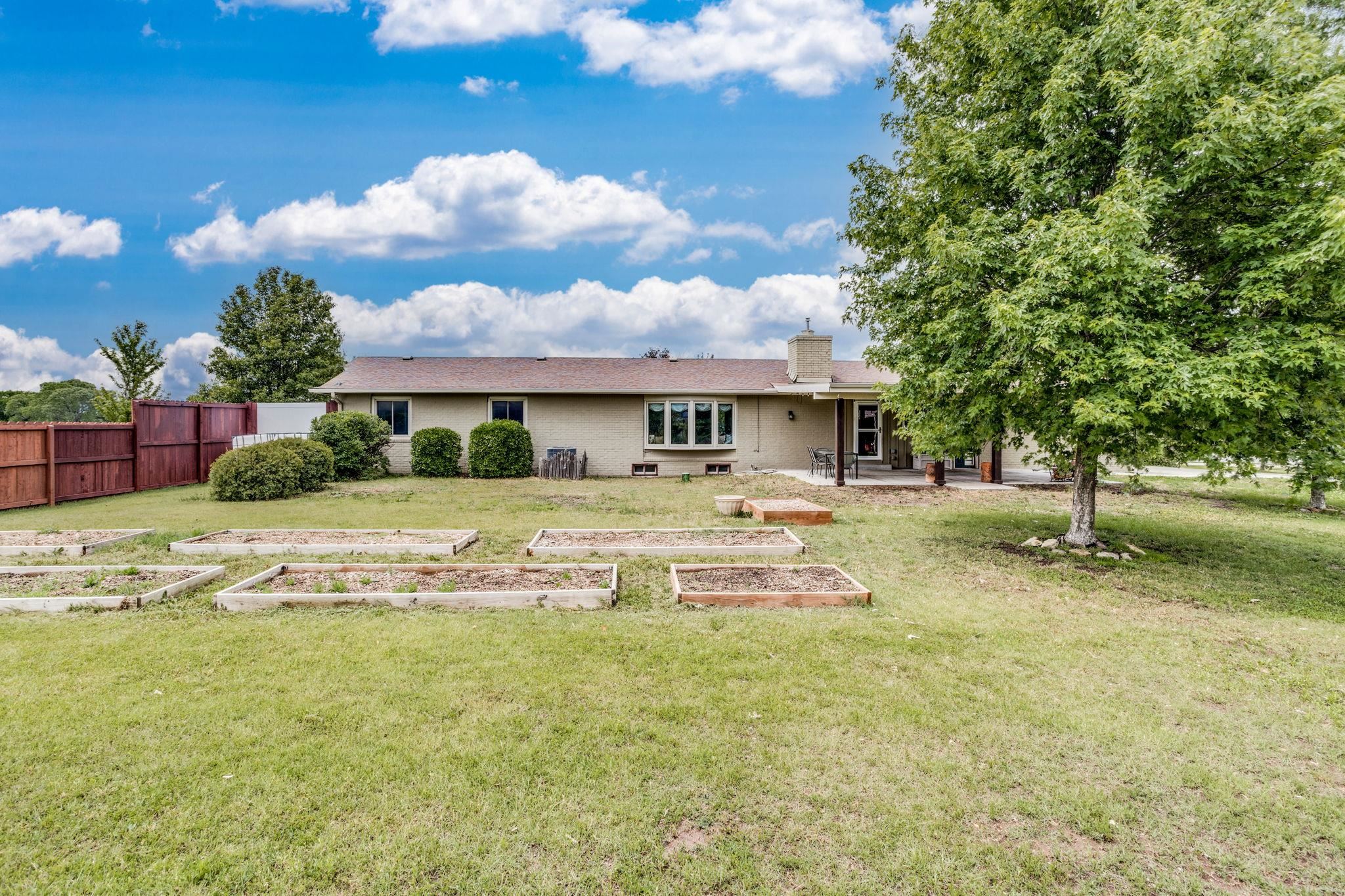 4818 SW Briarcliff Dr, Towanda, Kansas image 28