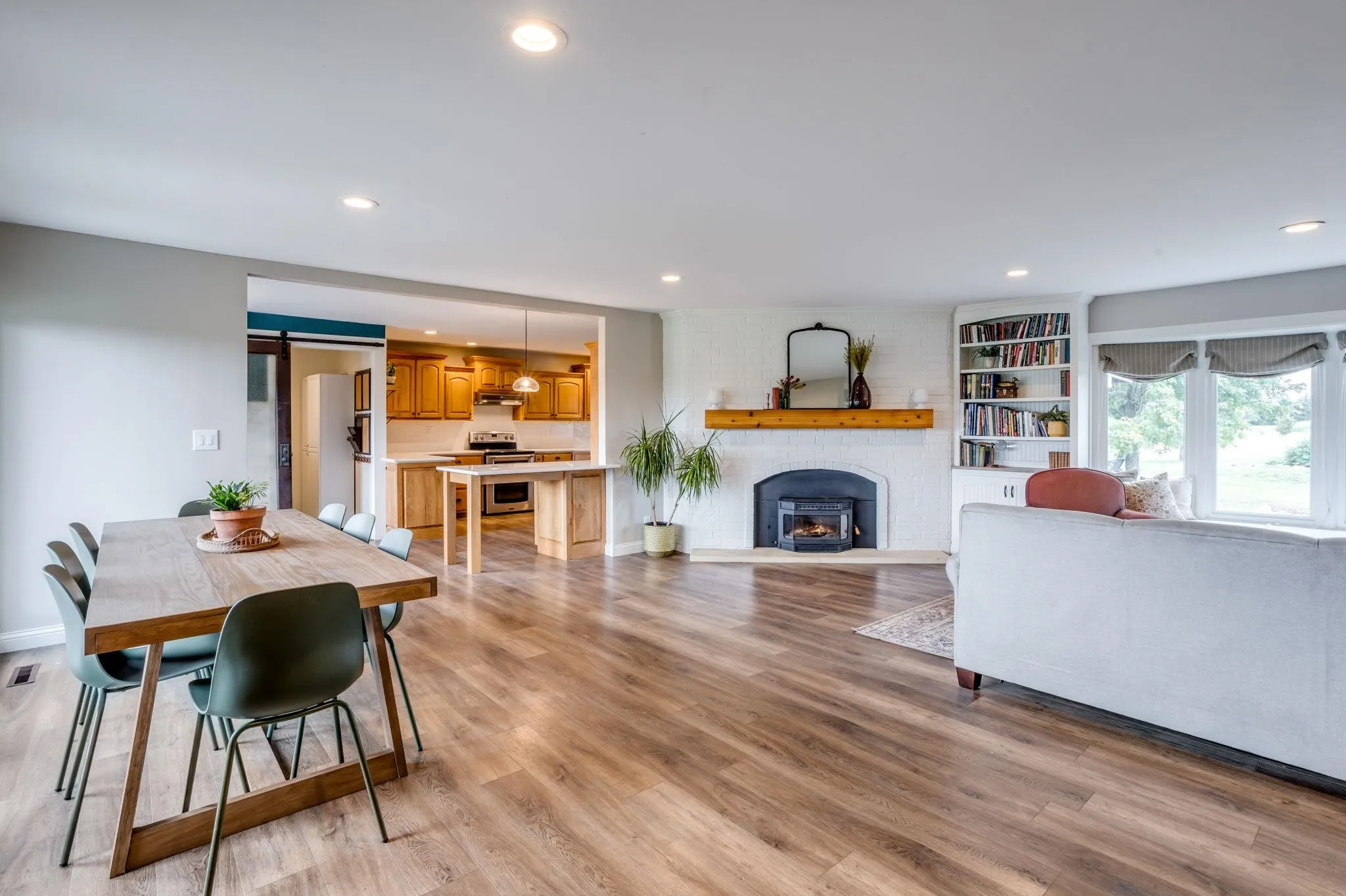 Towanda, Kansas 67144, United States, 3 Bedrooms Bedrooms, ,3 BathroomsBathrooms,Residential,Active,141657