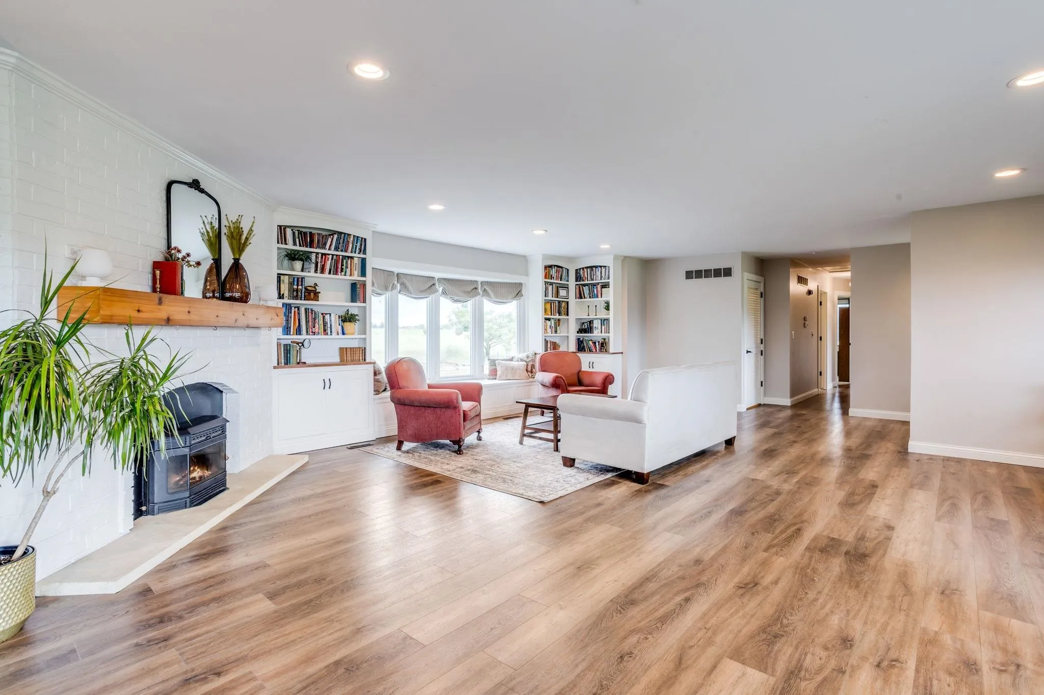 Towanda, Kansas 67144, United States, 3 Bedrooms Bedrooms, ,3 BathroomsBathrooms,Residential,Active,141657