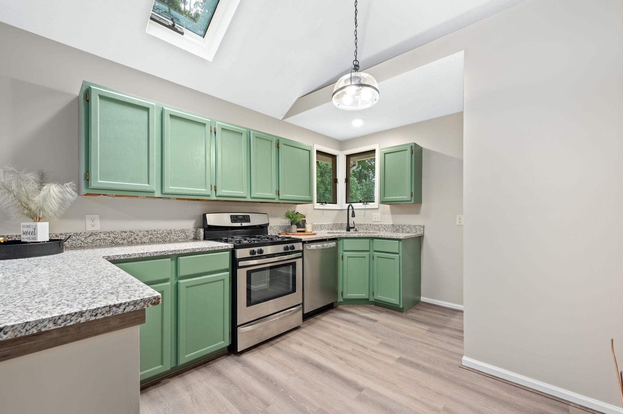 Wichita, Kansas 67212, United States, 3 Bedrooms Bedrooms, ,1 BathroomBathrooms,Residential,Pending,54223