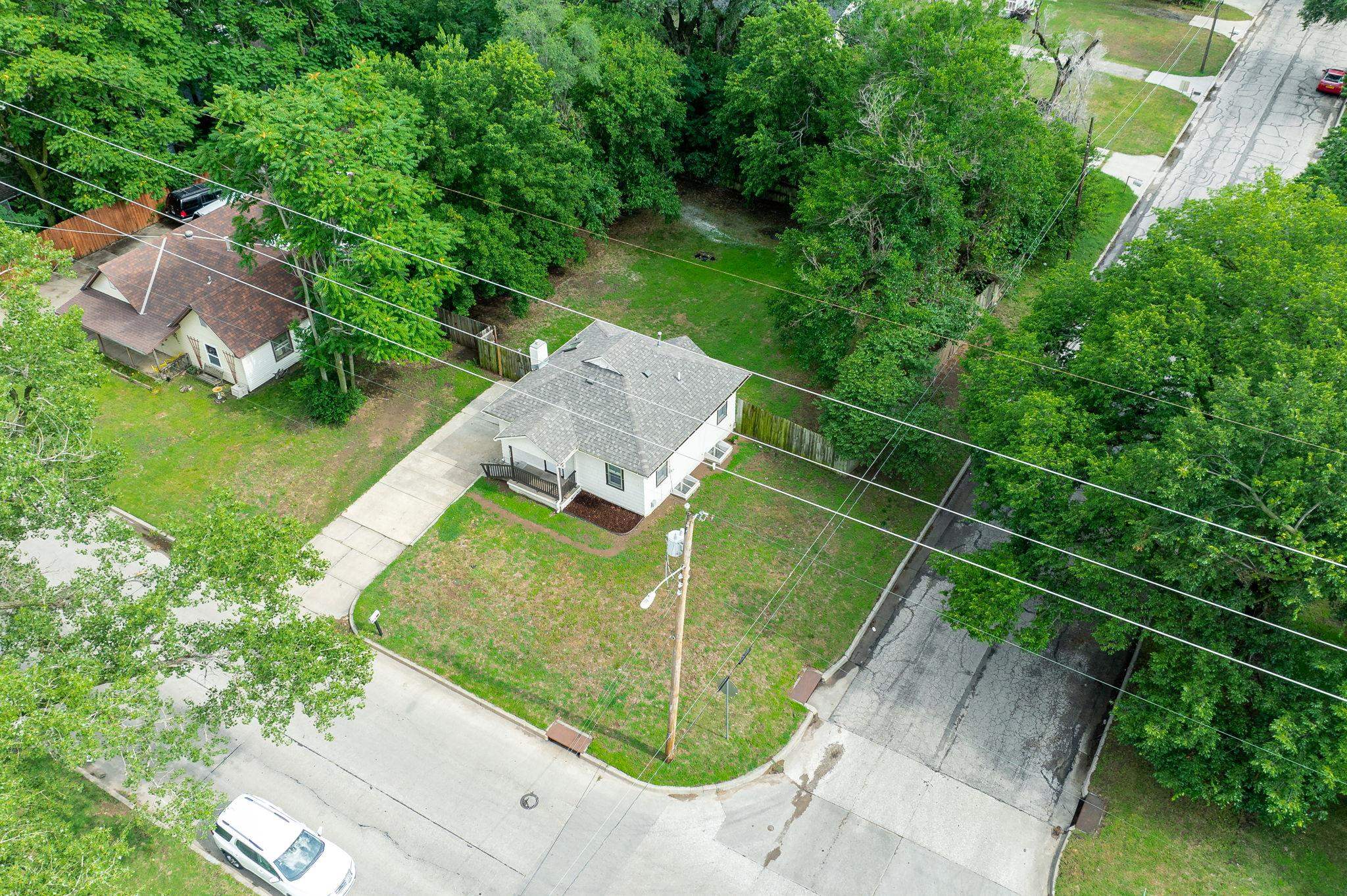 Wichita, Kansas 67212, United States, 3 Bedrooms Bedrooms, ,1 BathroomBathrooms,Residential,Pending,54223