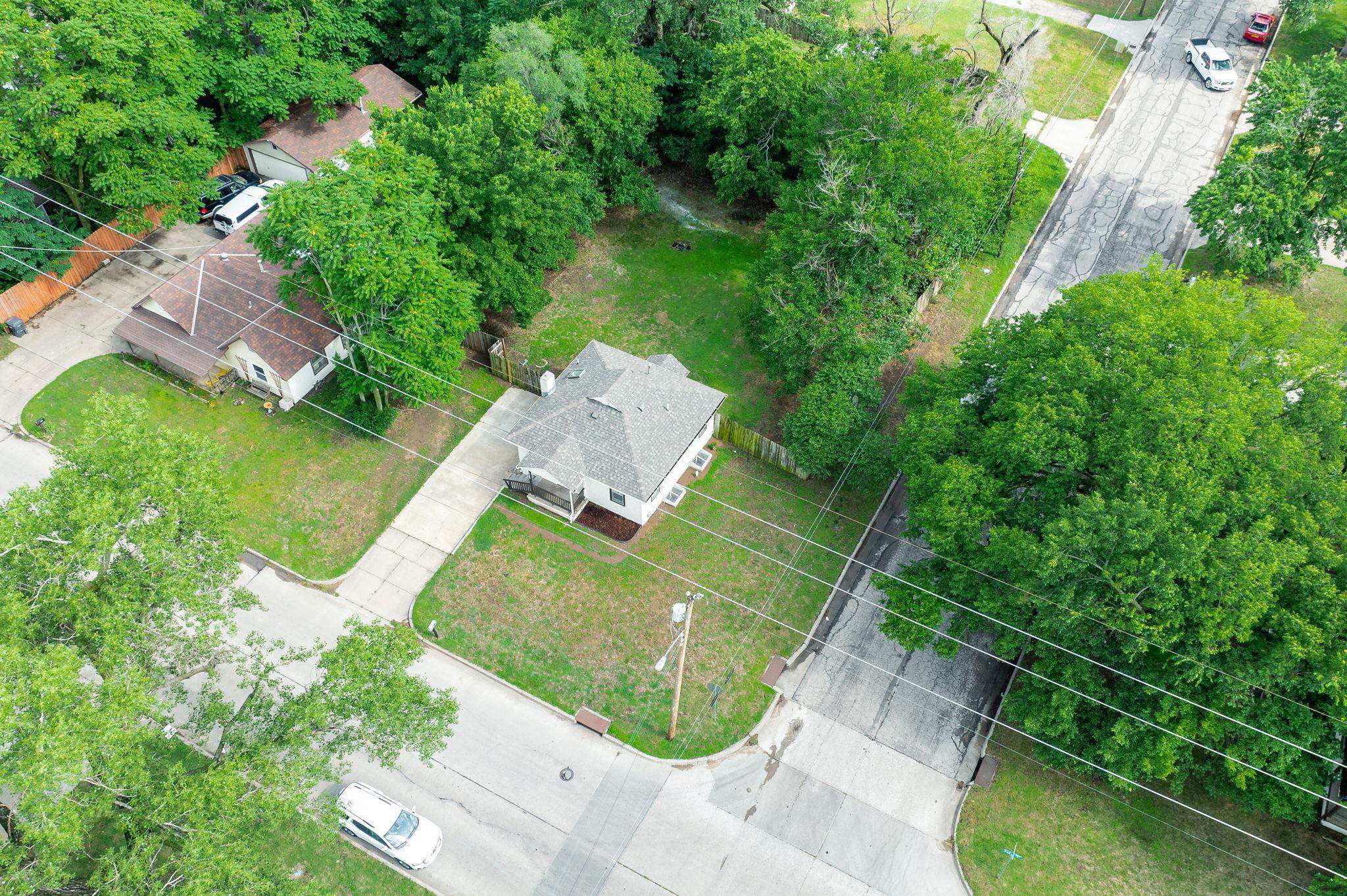 Wichita, Kansas 67212, United States, 3 Bedrooms Bedrooms, ,1 BathroomBathrooms,Residential,Pending,54223