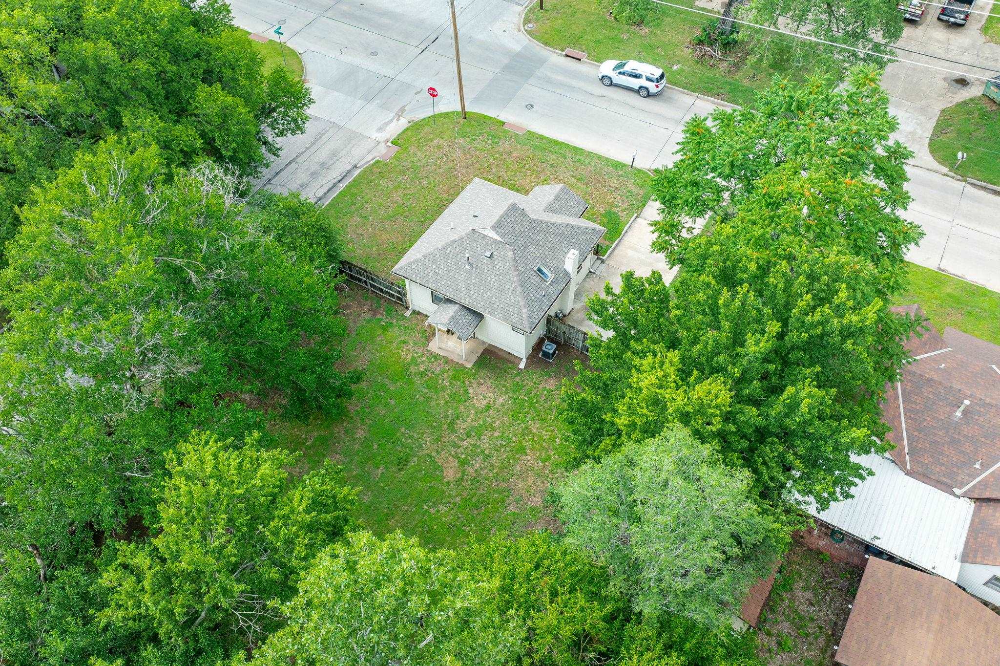 Wichita, Kansas 67212, United States, 3 Bedrooms Bedrooms, ,1 BathroomBathrooms,Residential,Pending,54223