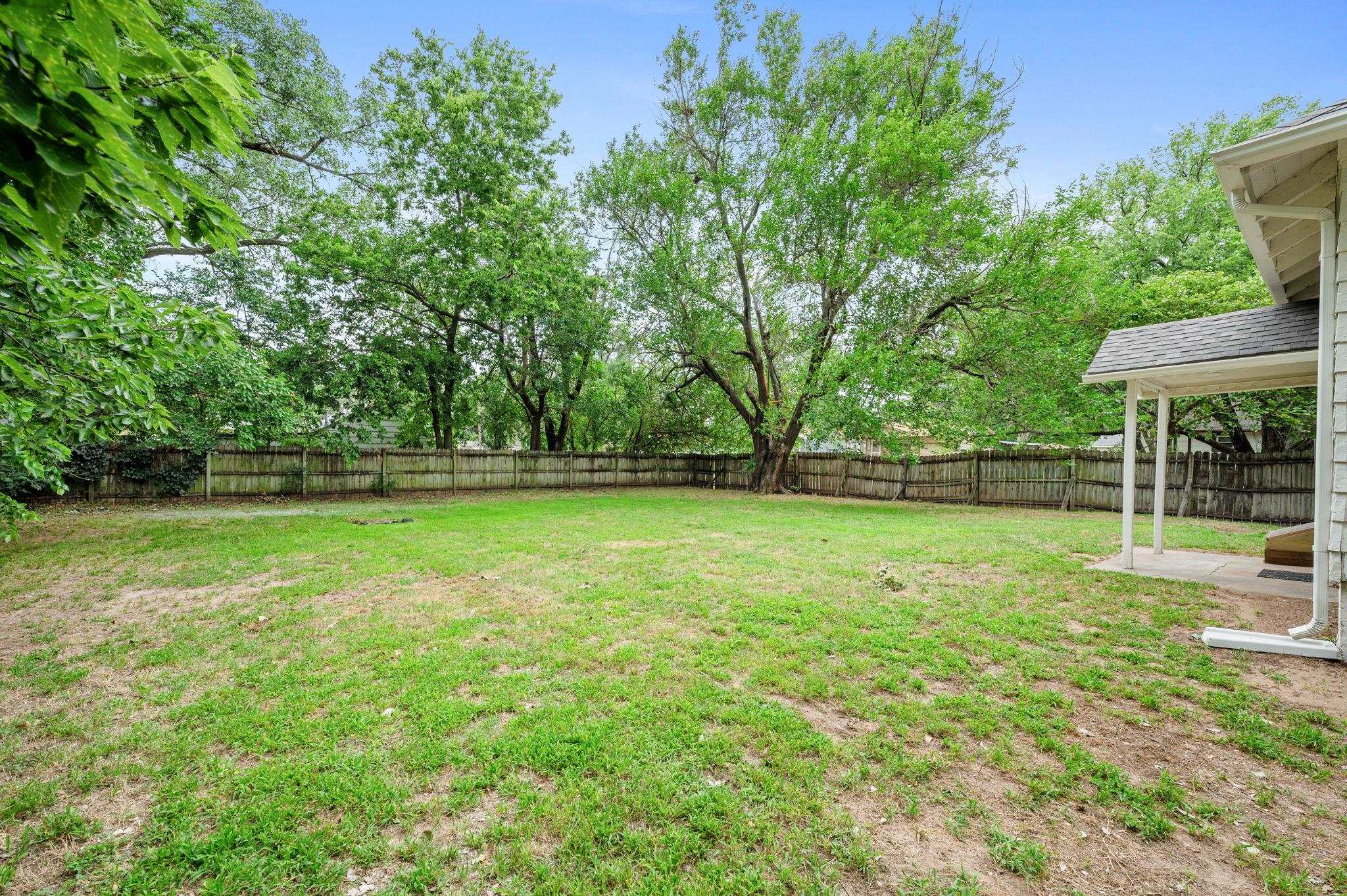 Wichita, Kansas 67212, United States, 3 Bedrooms Bedrooms, ,1 BathroomBathrooms,Residential,Pending,54223