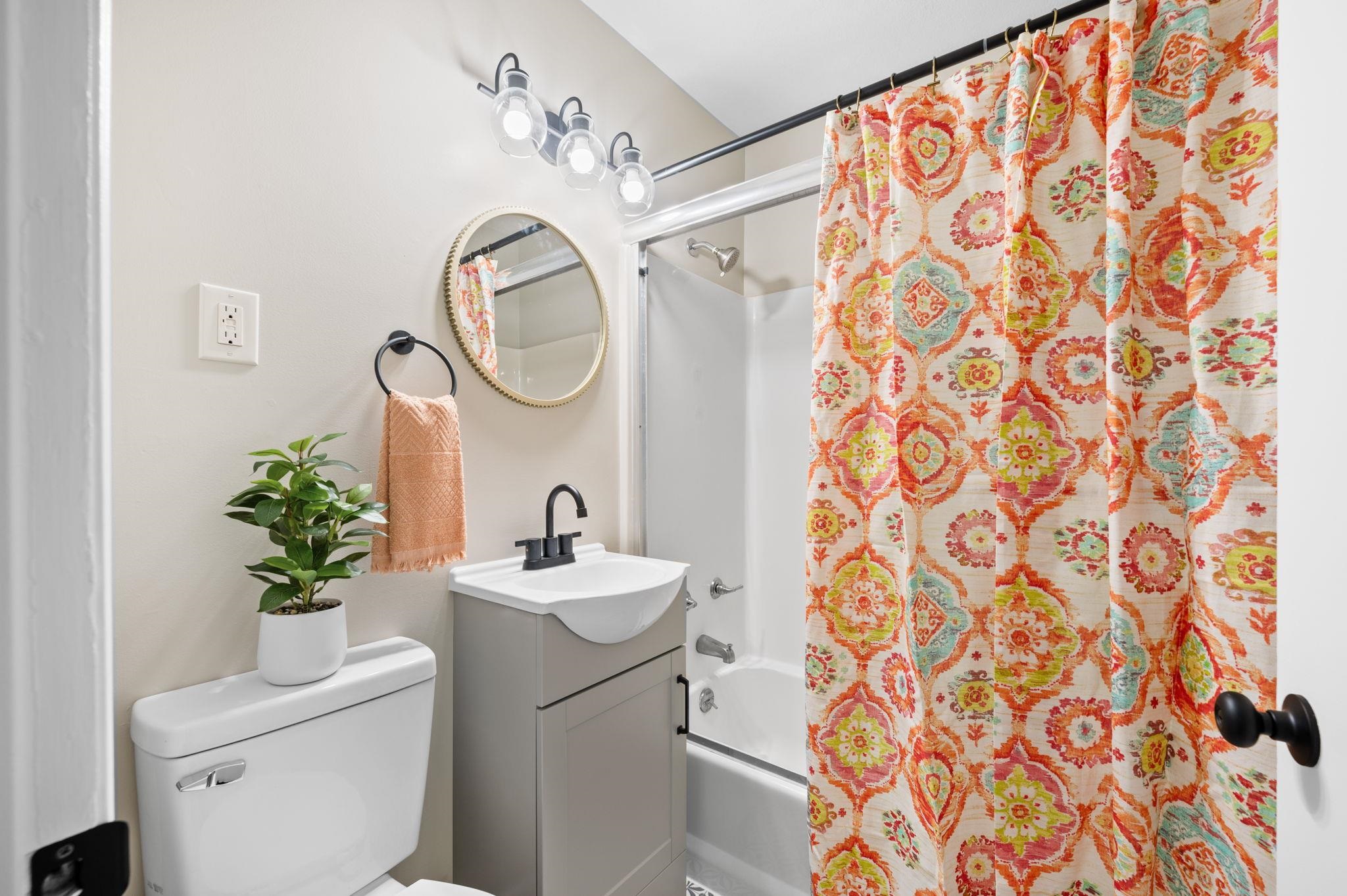 Wichita, Kansas 67212, United States, 3 Bedrooms Bedrooms, ,1 BathroomBathrooms,Residential,Pending,54223