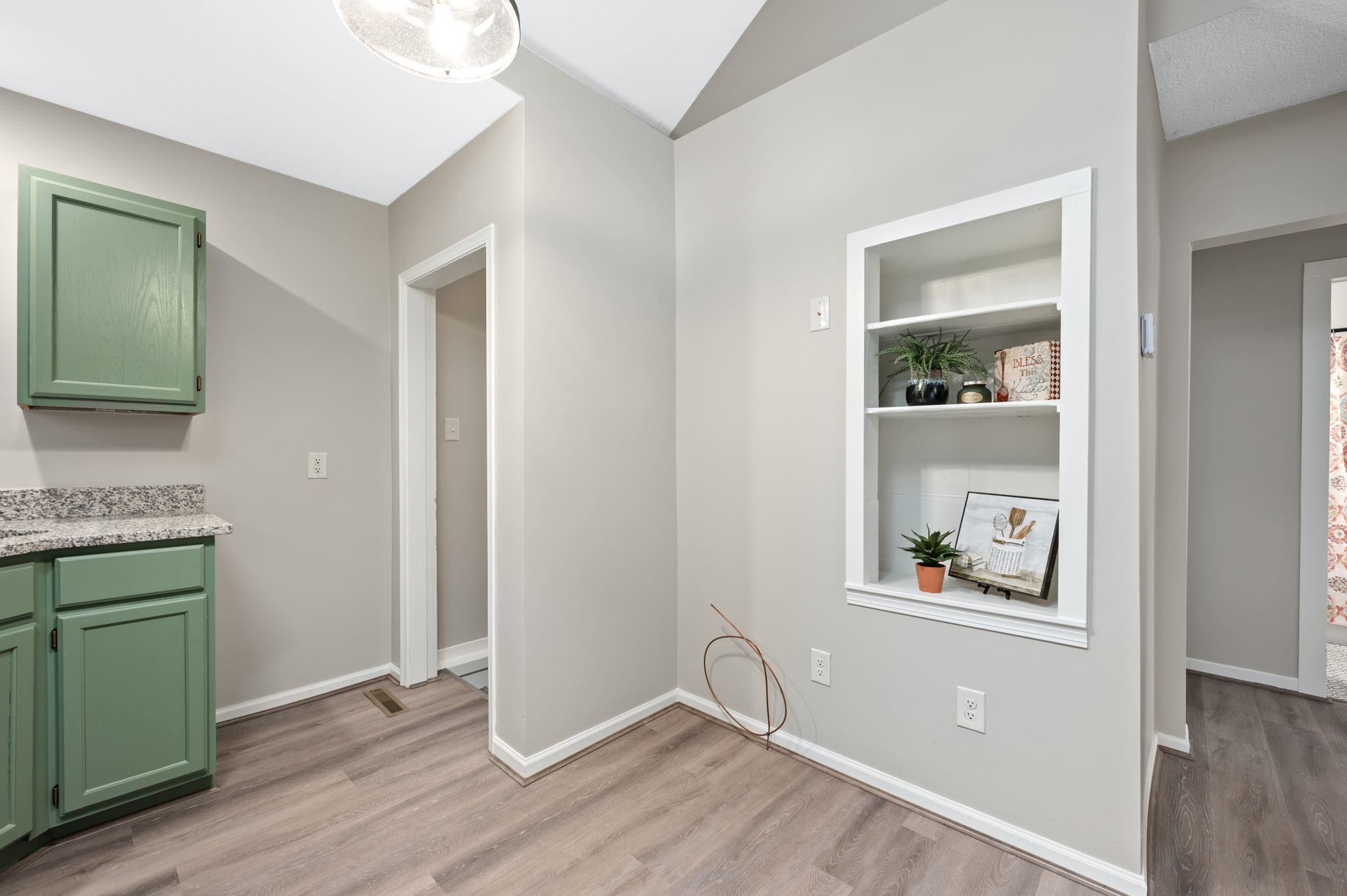 Wichita, Kansas 67212, United States, 3 Bedrooms Bedrooms, ,1 BathroomBathrooms,Residential,Pending,54223