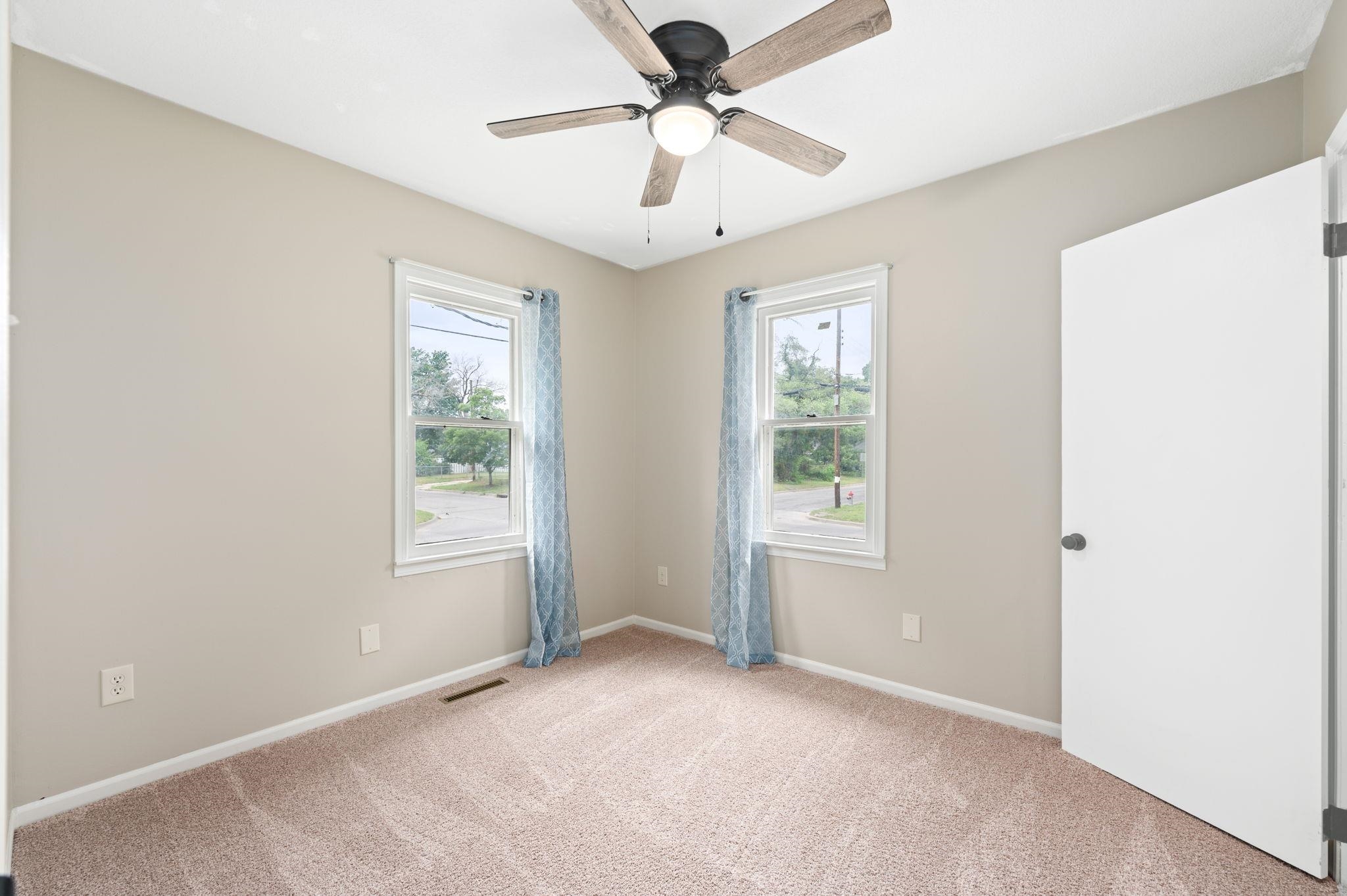 Wichita, Kansas 67212, United States, 3 Bedrooms Bedrooms, ,1 BathroomBathrooms,Residential,Pending,54223