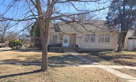 Homes For Sale - 1056 N Parkwood Ln<br/> Wichita, KS 67208