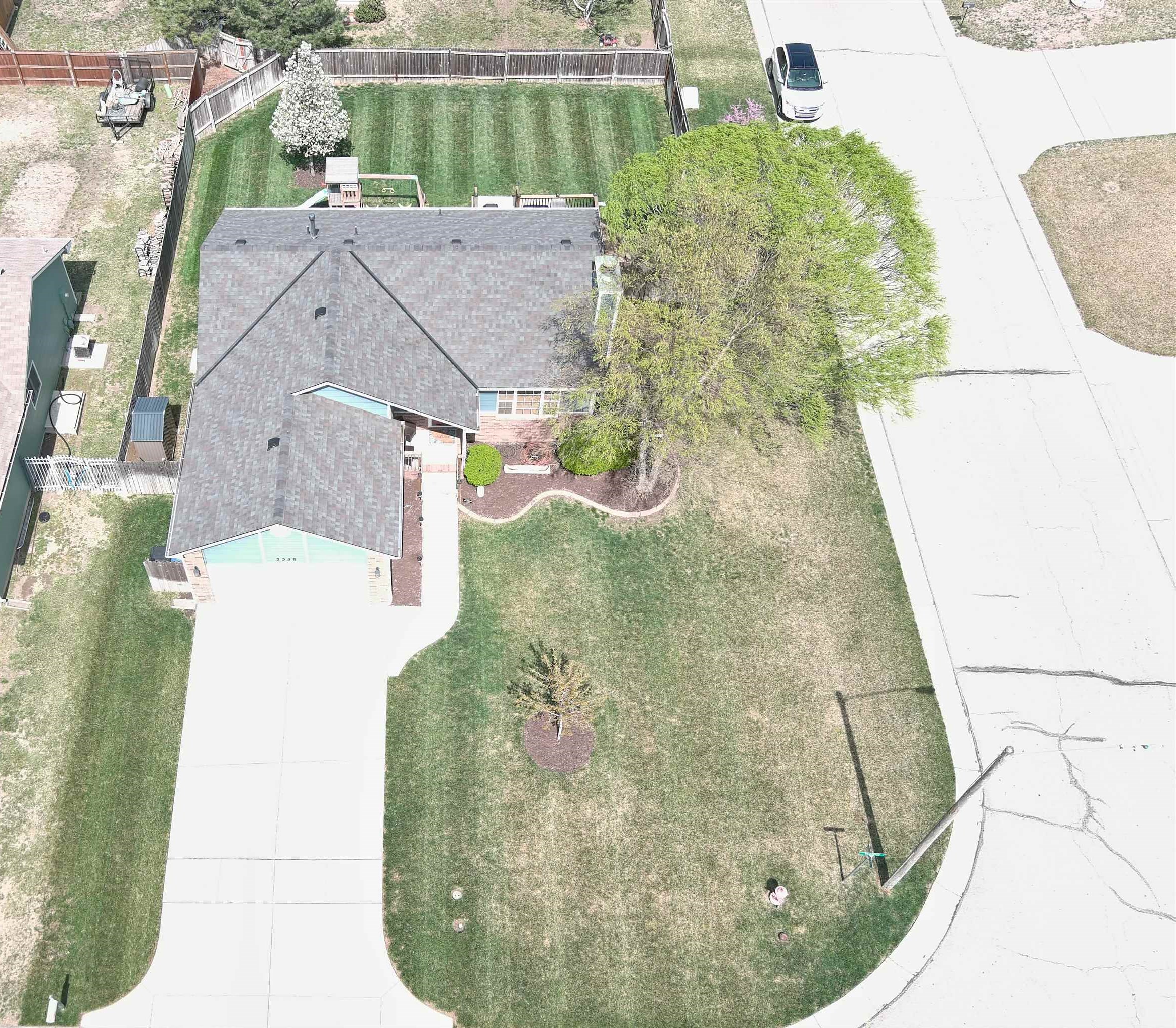 2558 E Ventnor St, Park City, Kansas image 35