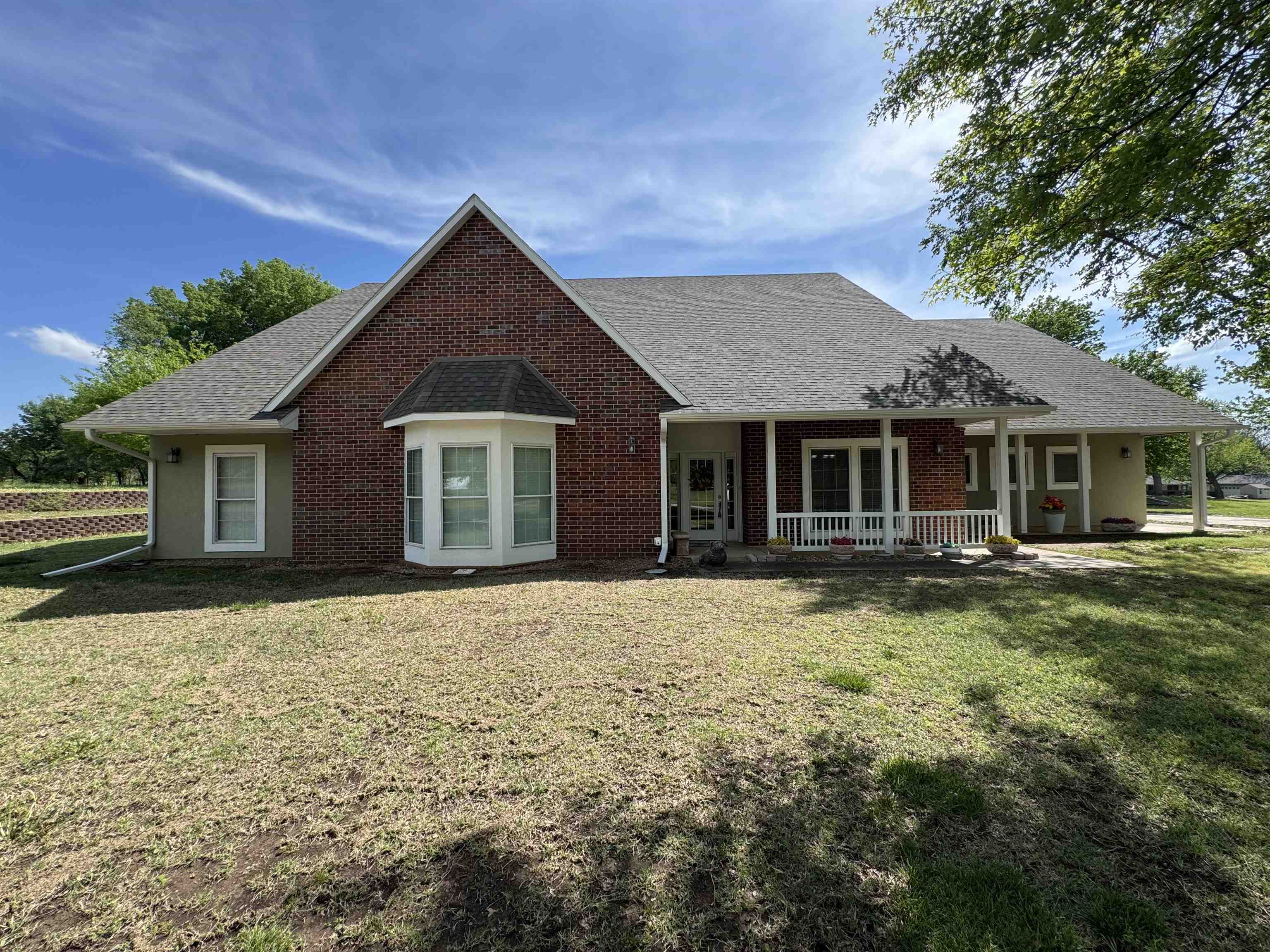 1923 Eastridge Dr, Arkansas City, Kansas image 2