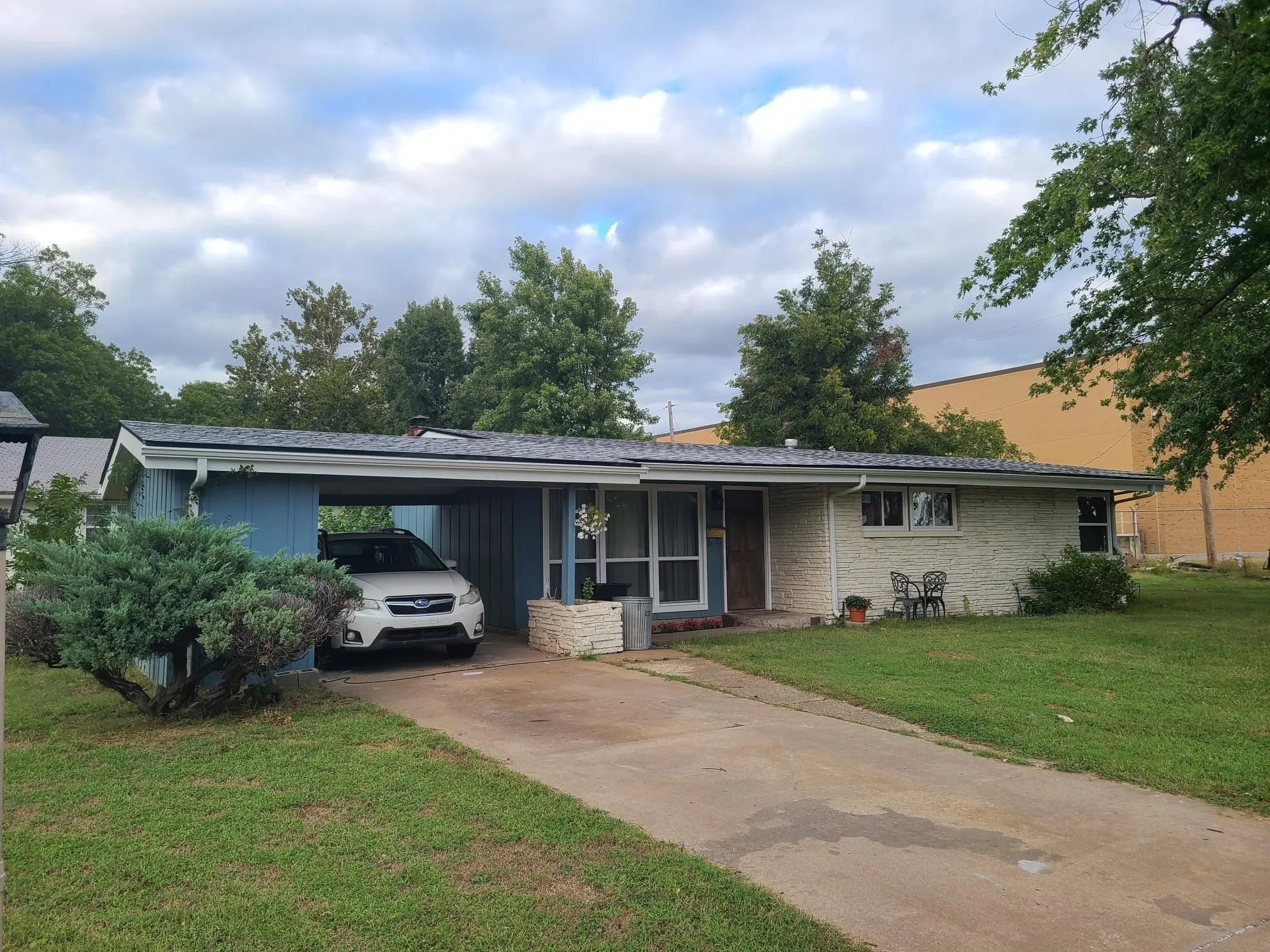 Winfield, Kansas 67156, United States, 3 Bedrooms Bedrooms, ,1 BathroomBathrooms,Residential,Pending,147125