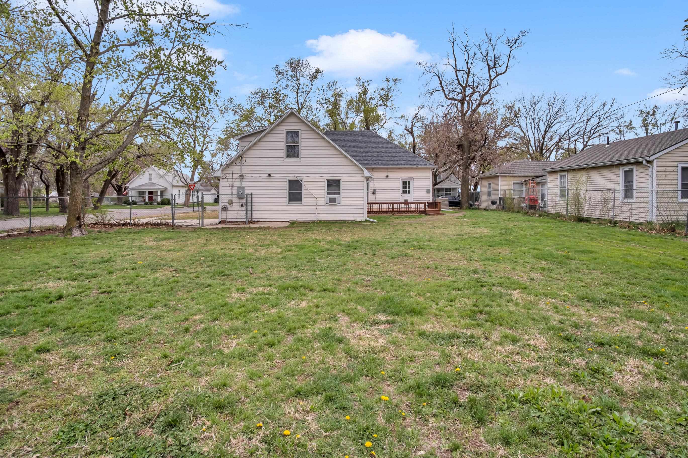 224 E Knott St, Hesston, Kansas image 34