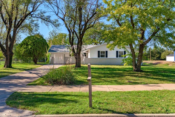 4915 N HILLCREST ST, BEL AIRE, KS 67220 - Image 176076c1441ba0ab052d5a9fc58cd1a4/435209819