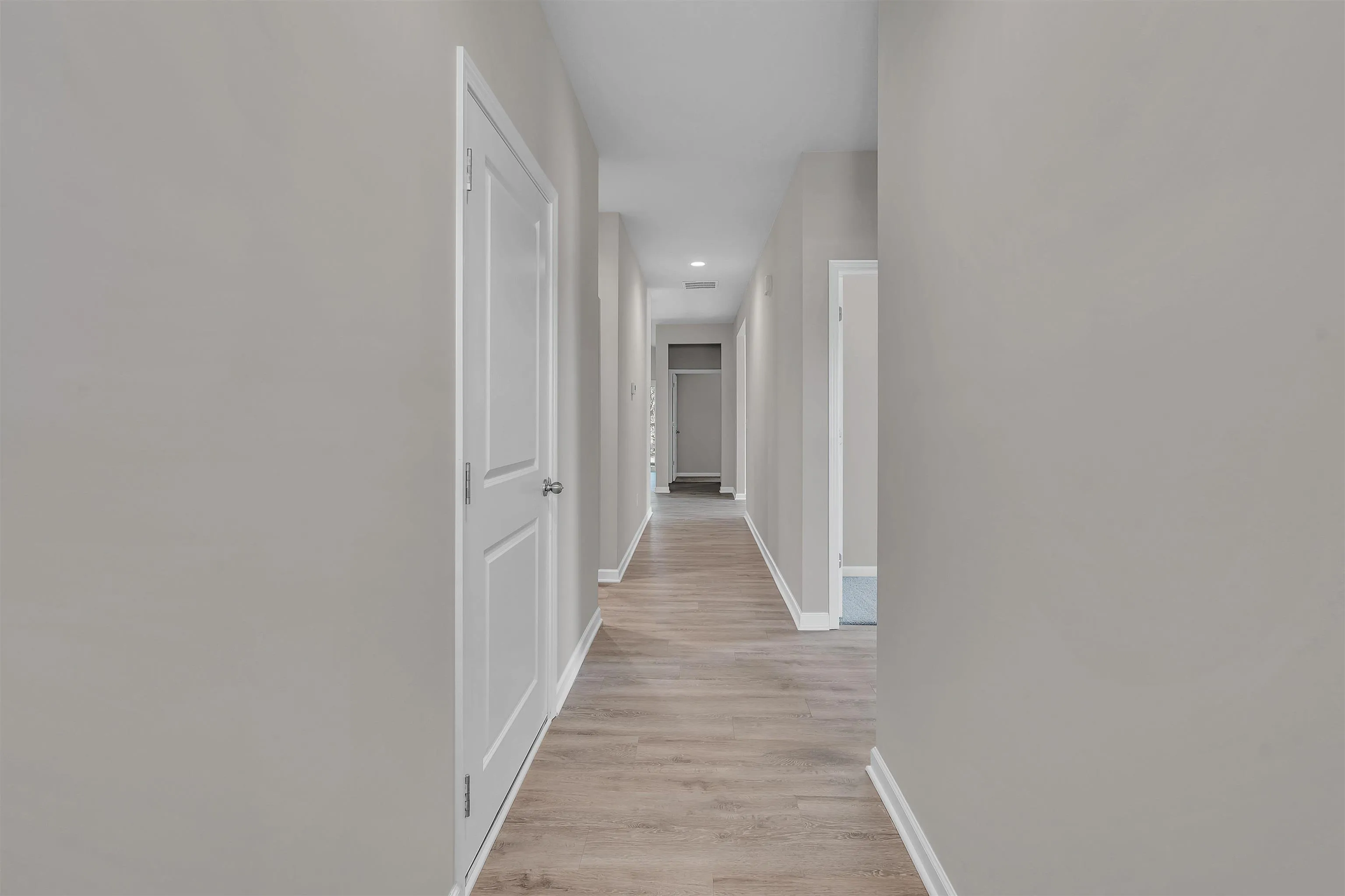 Newton, Kansas 67114, United States, 4 Bedrooms Bedrooms, ,2 BathroomsBathrooms,Residential,Pending,45495