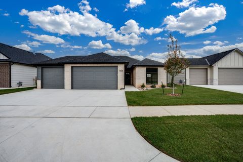 Townhouse For Sale - 1634 N Forestview St<br/> Sedgwick County, Wichita, KS 67235