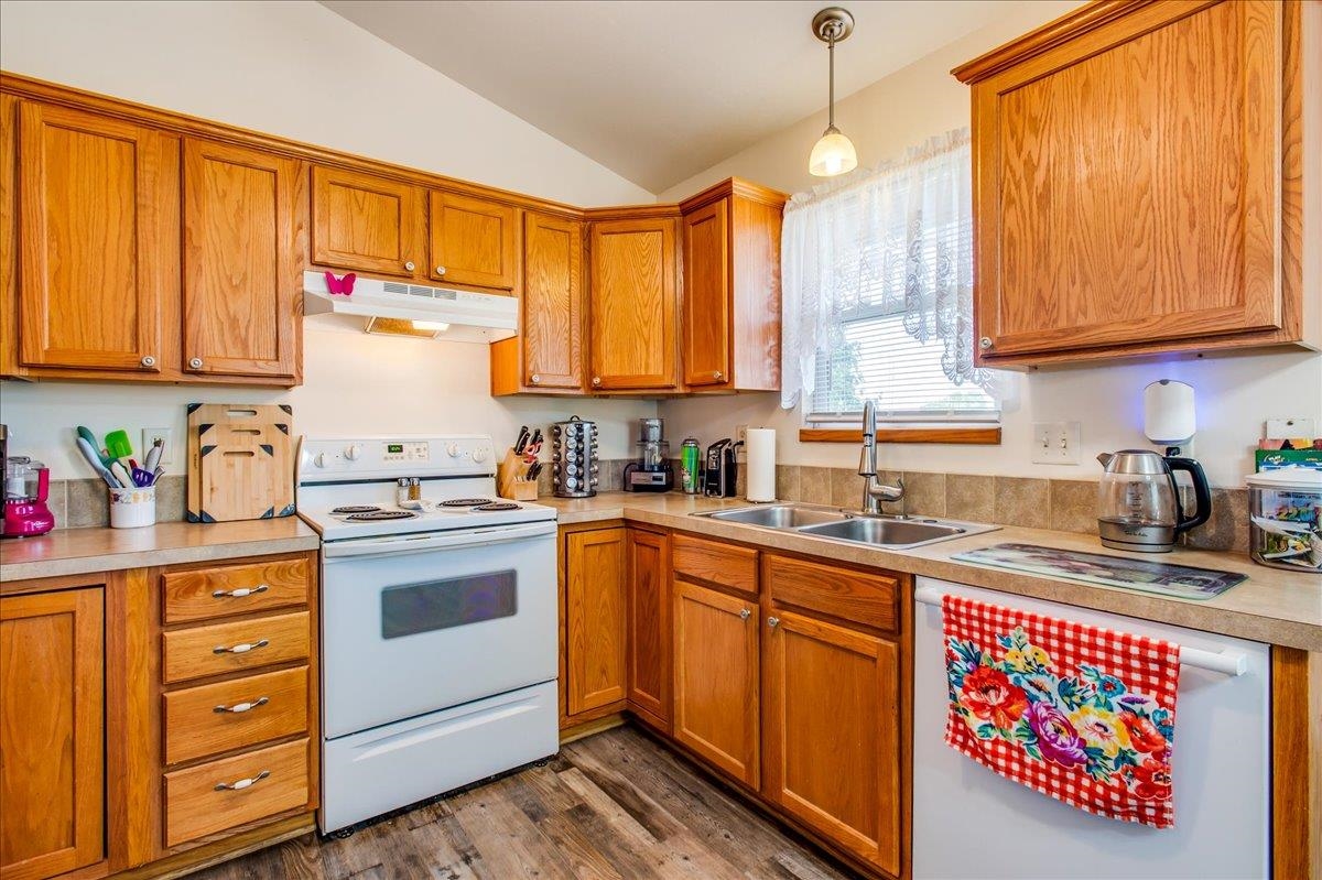 389 E Riley Ave, Haysville, Kansas image 9