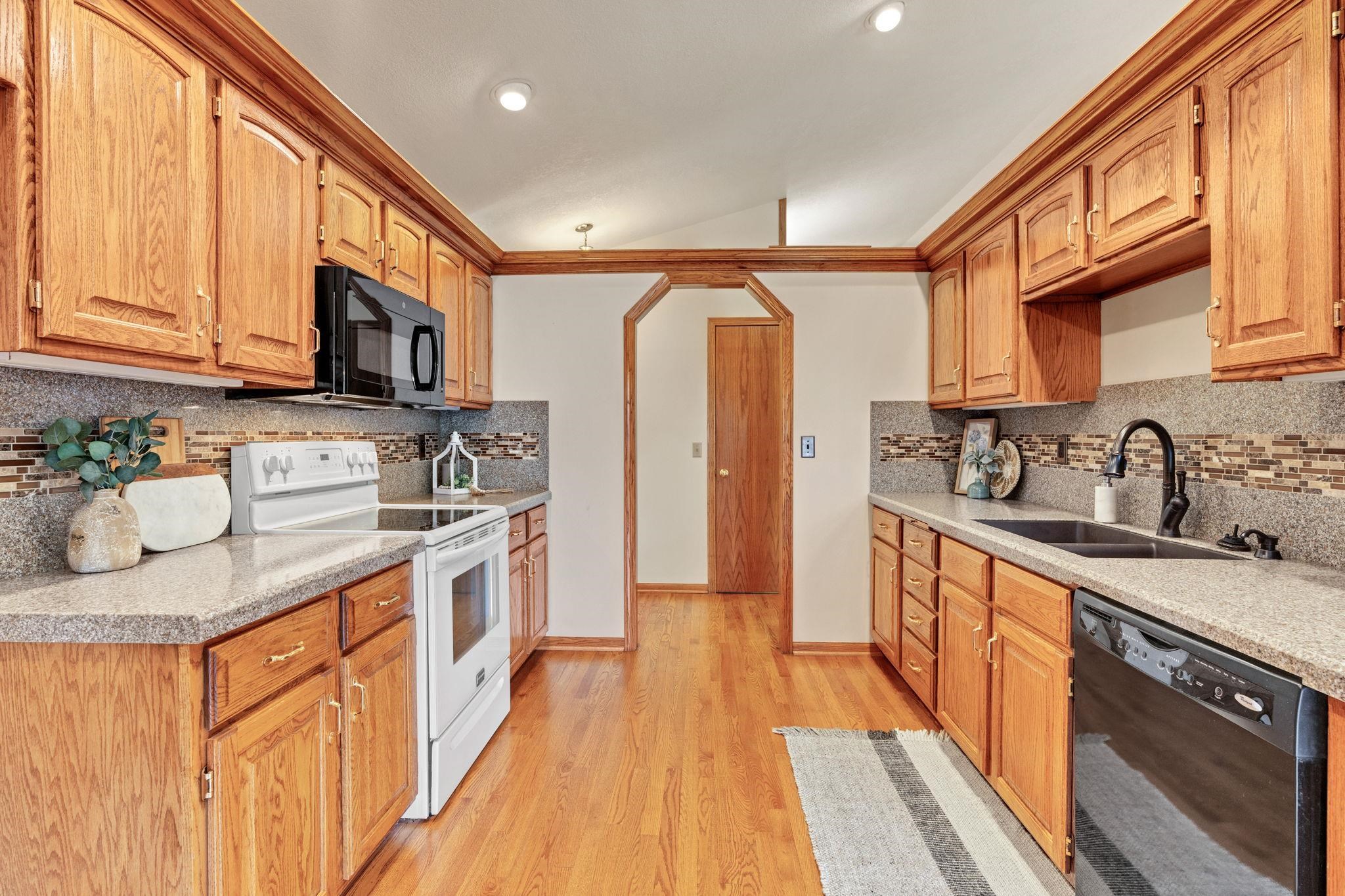 146 S Forestview Ct, Wichita, Kansas image 8