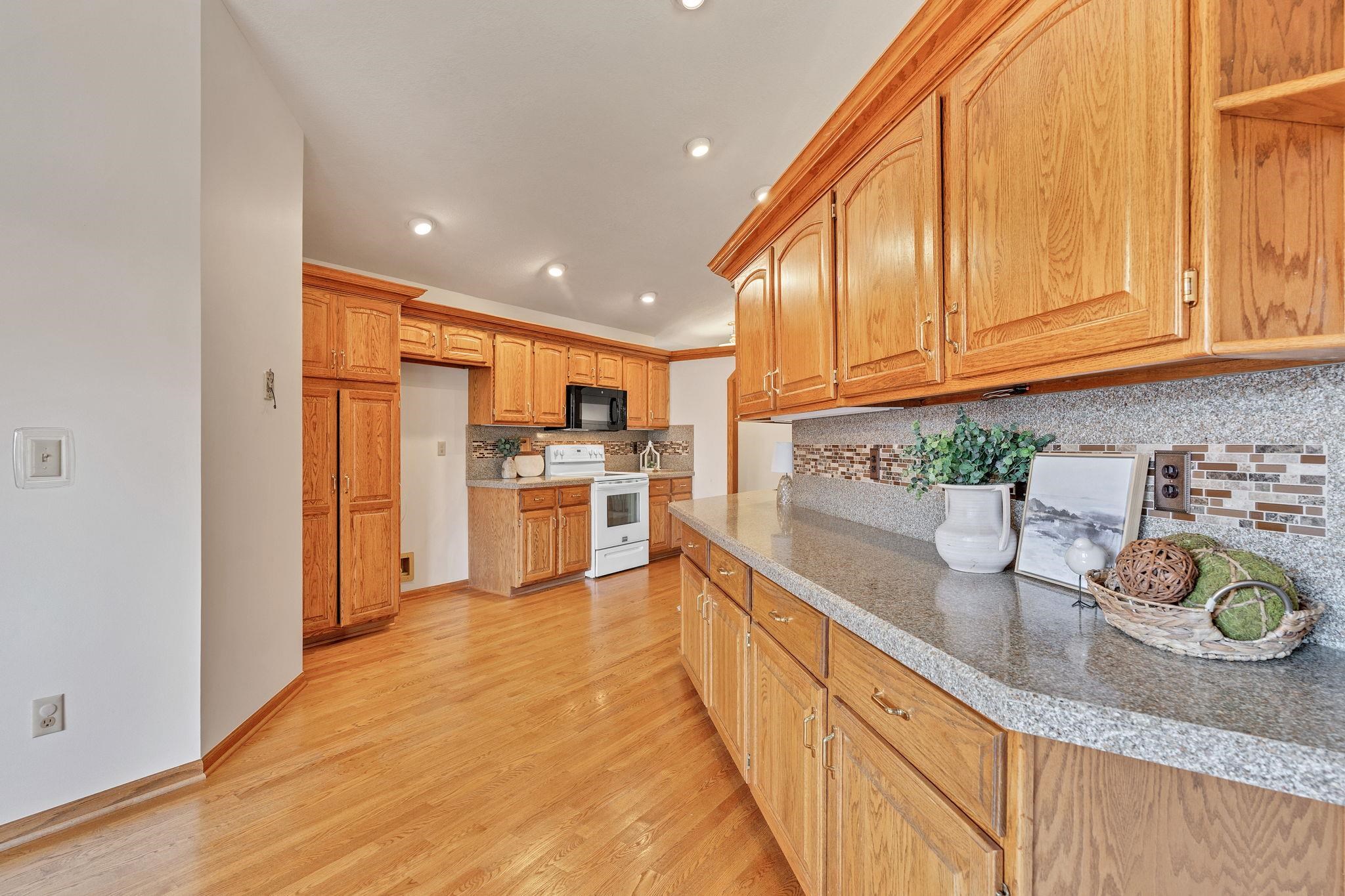 146 S Forestview Ct, Wichita, Kansas image 6
