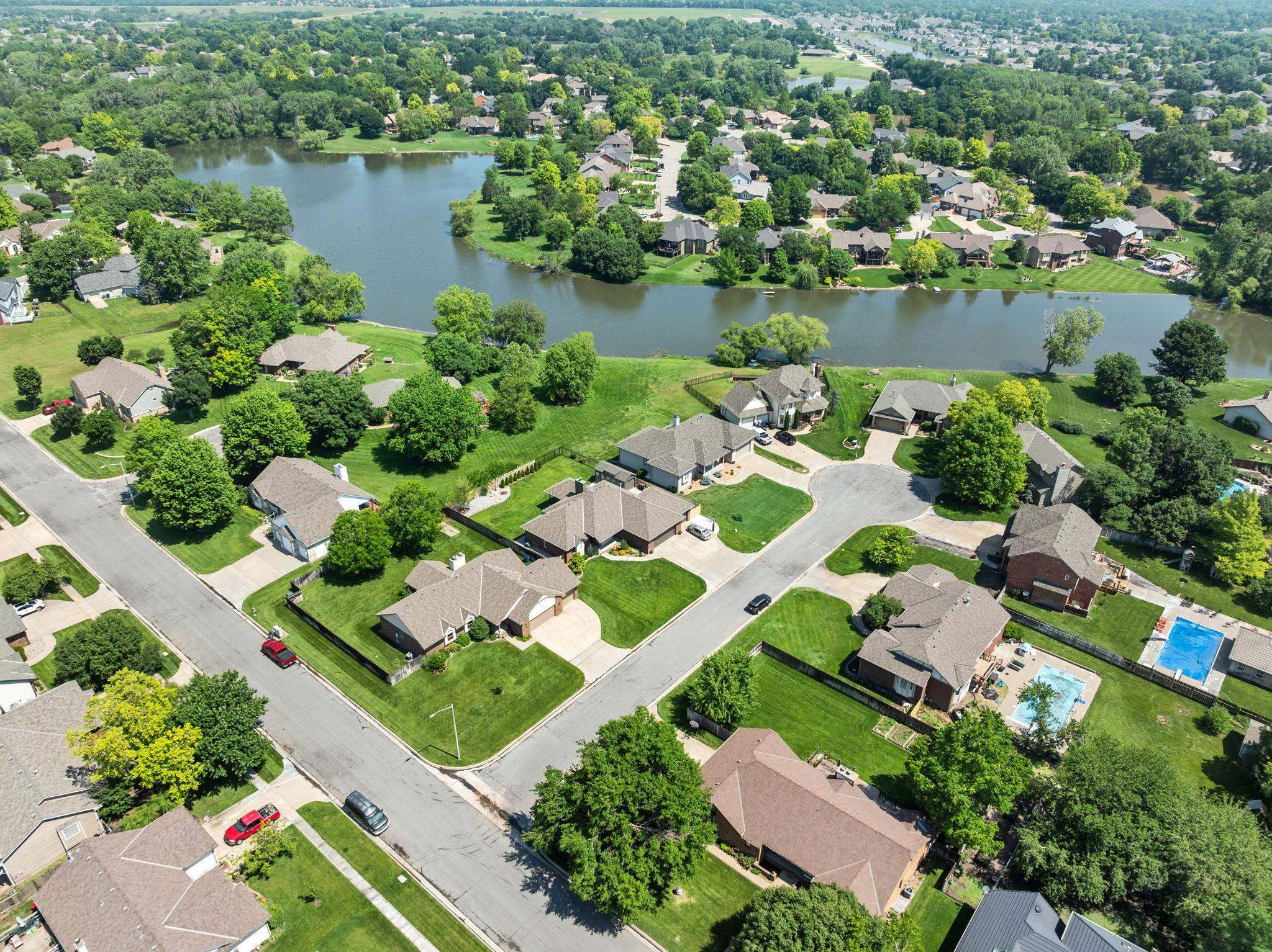 146 S Forestview Ct, Wichita, Kansas image 27
