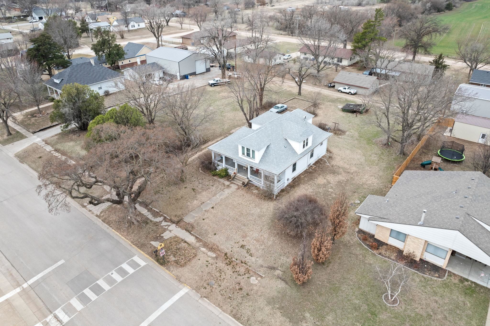 112 N Highland St, Conway Springs, Kansas image 3