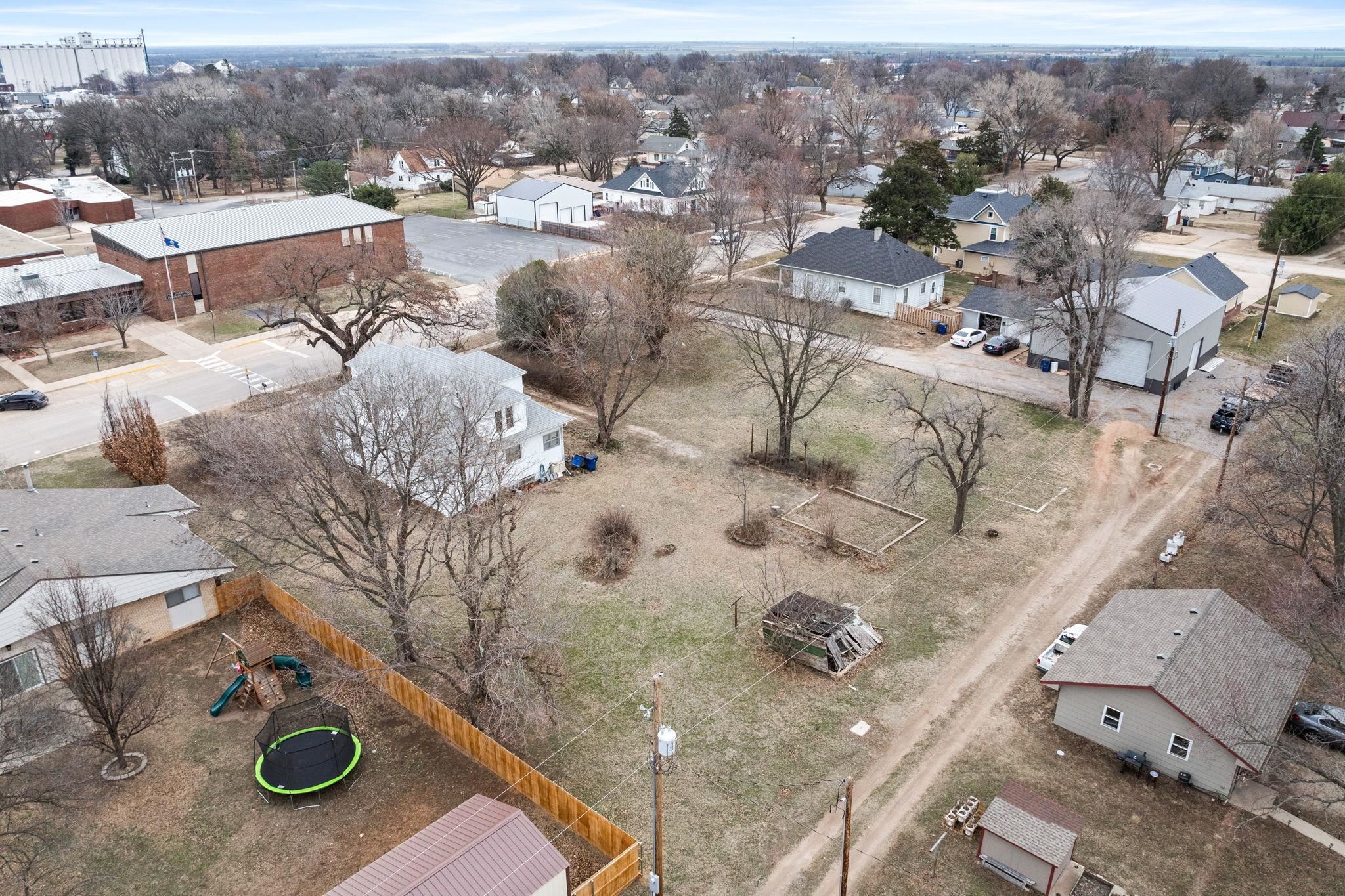 112 N Highland St, Conway Springs, Kansas image 31