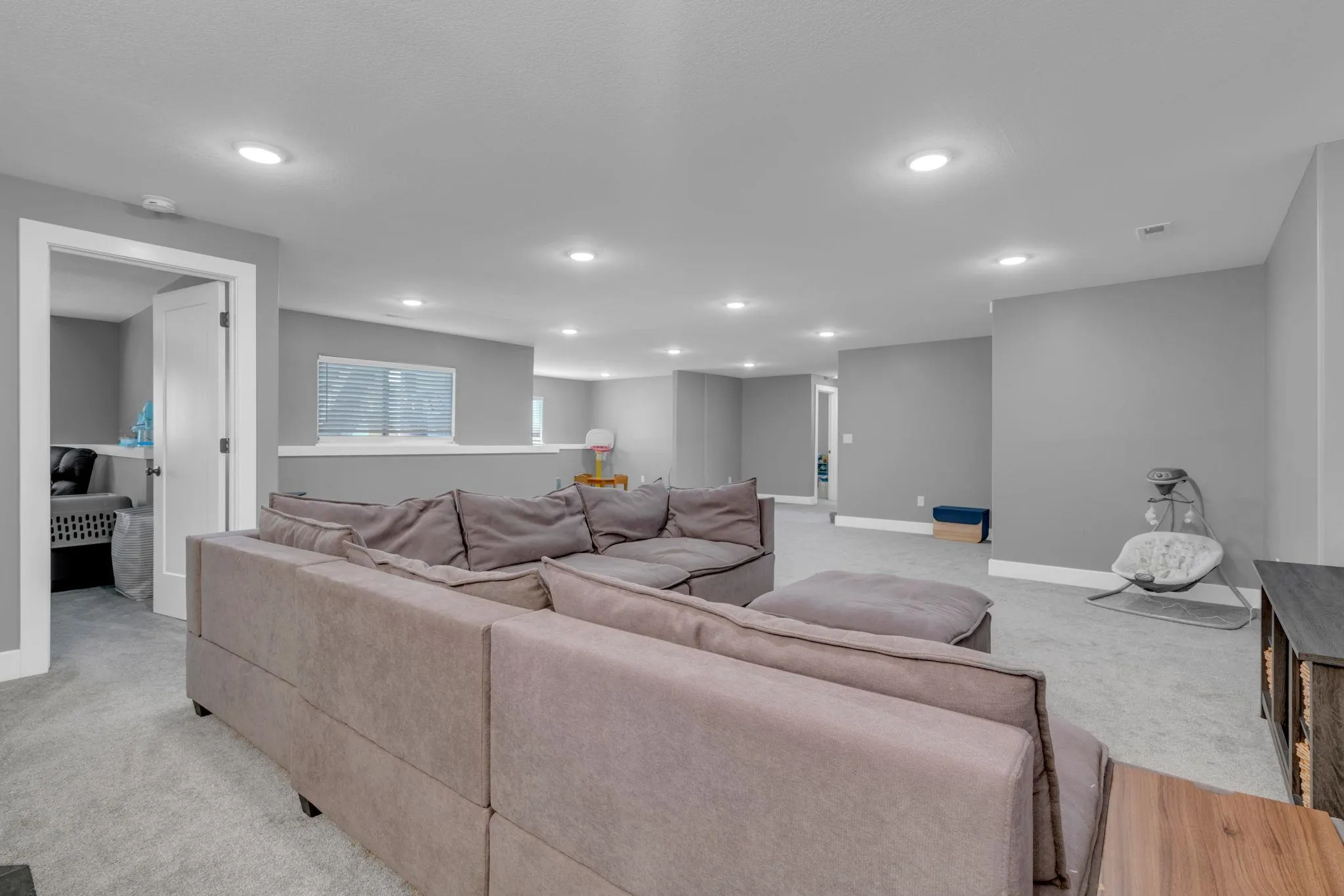 Wichita, Kansas 67204, United States, 5 Bedrooms Bedrooms, ,3 BathroomsBathrooms,Residential,Active,173686