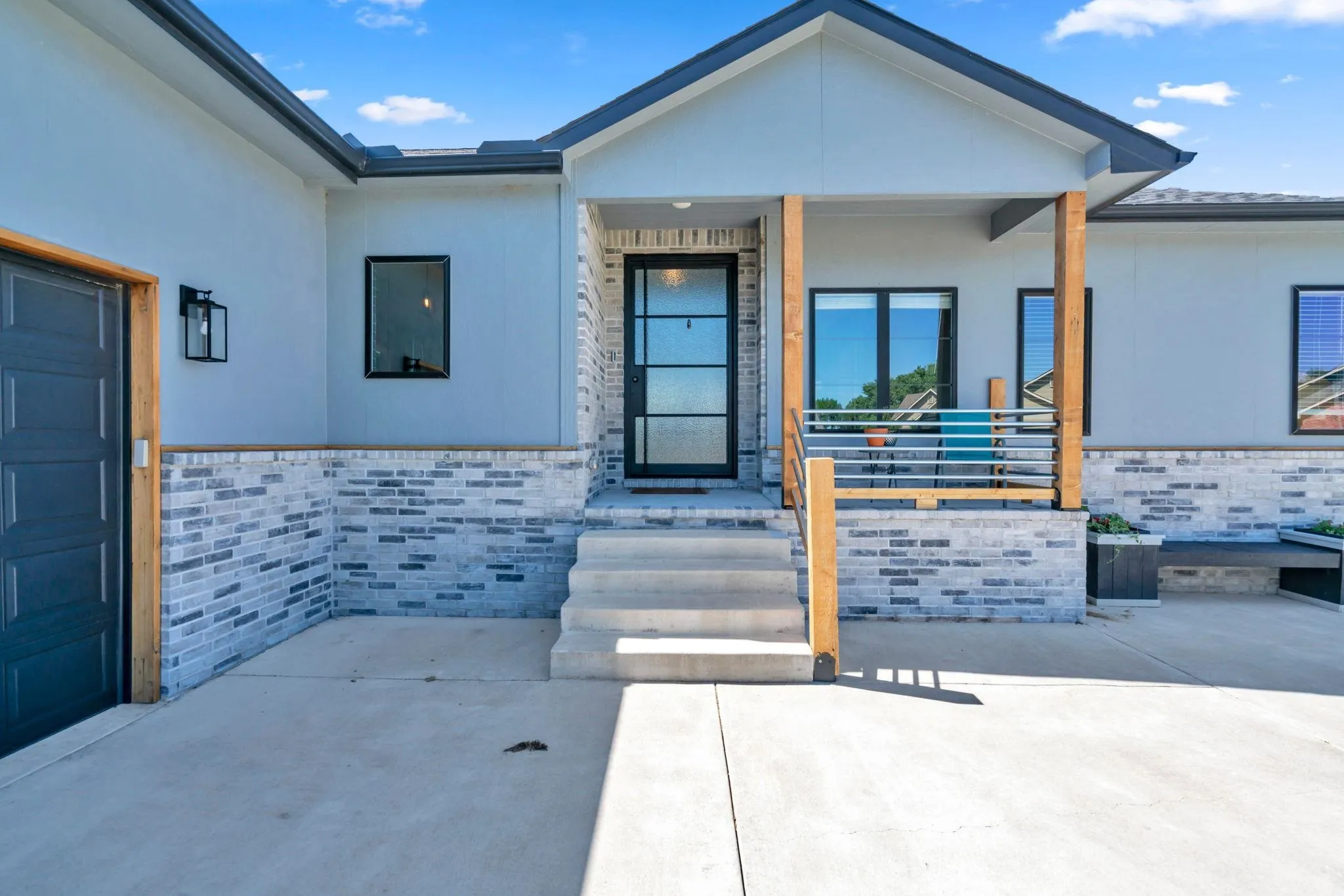 Wichita, Kansas 67204, United States, 5 Bedrooms Bedrooms, ,3 BathroomsBathrooms,Residential,Active,173686